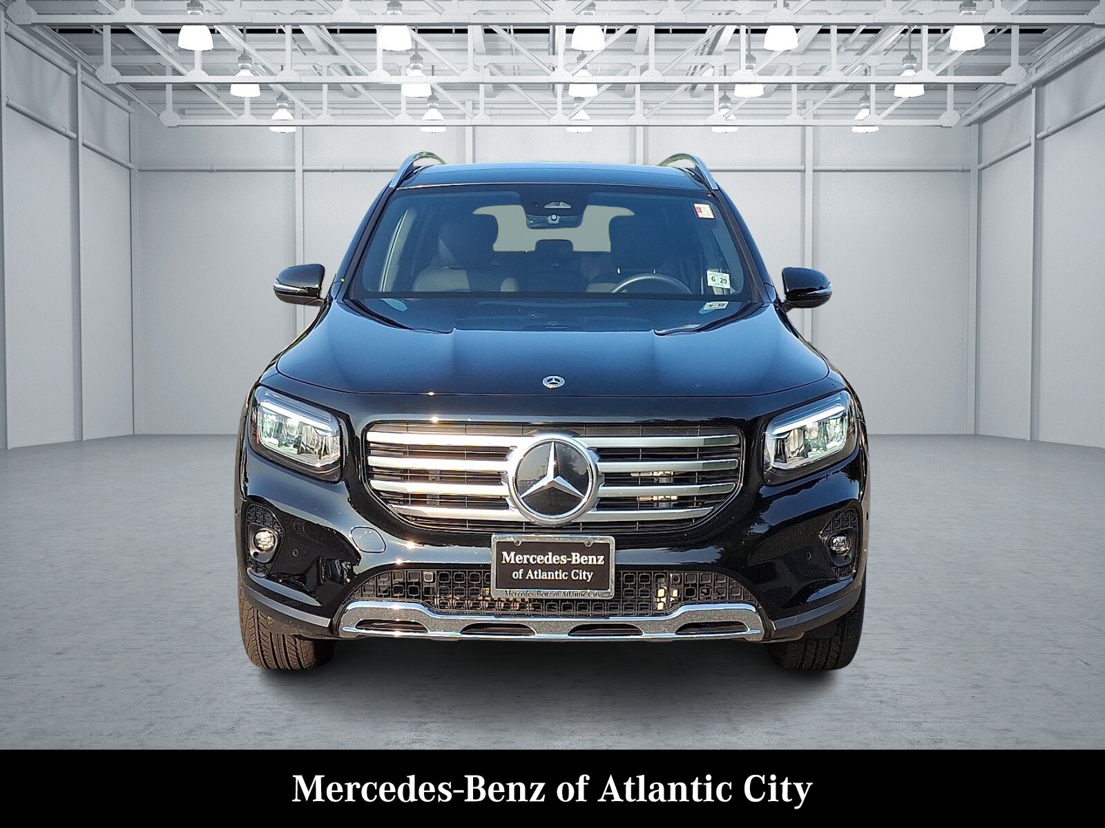 2024 Mercedes Benz GLB 250 photo 2