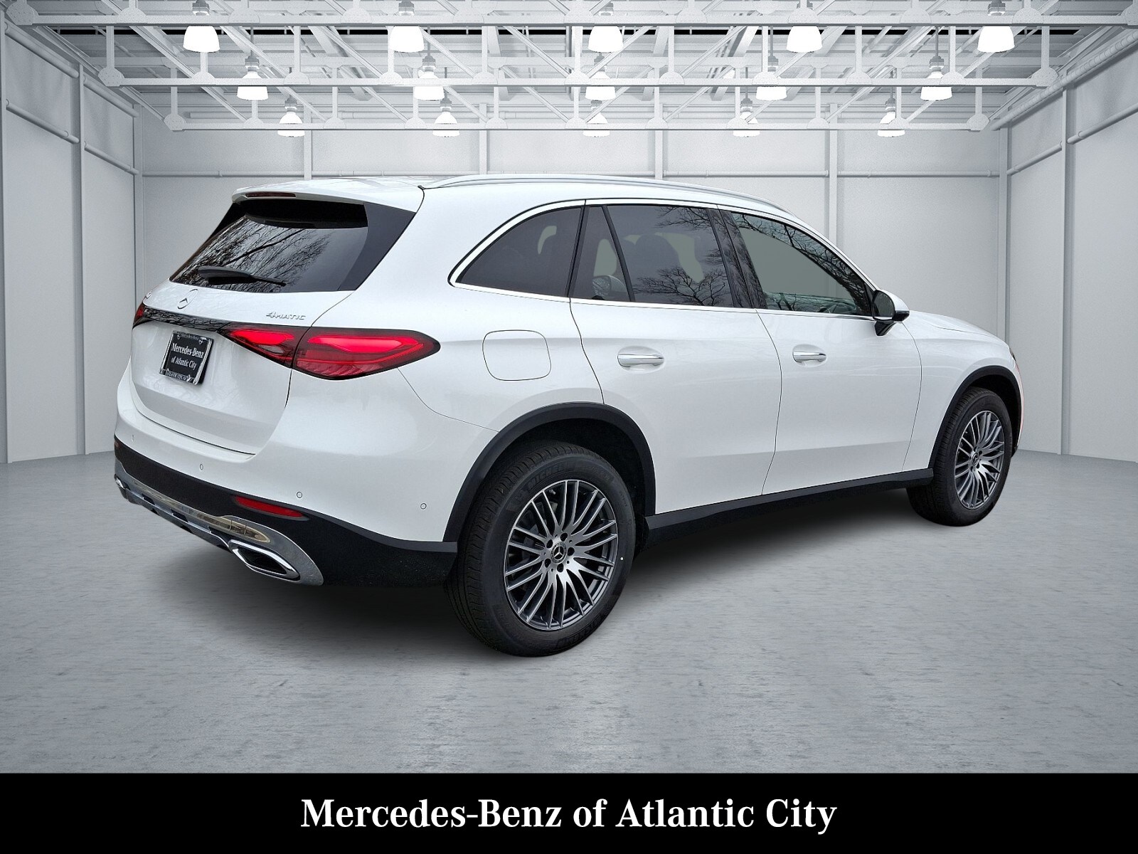 2025 Mercedes Benz GLC 300 4MATIC photo 4