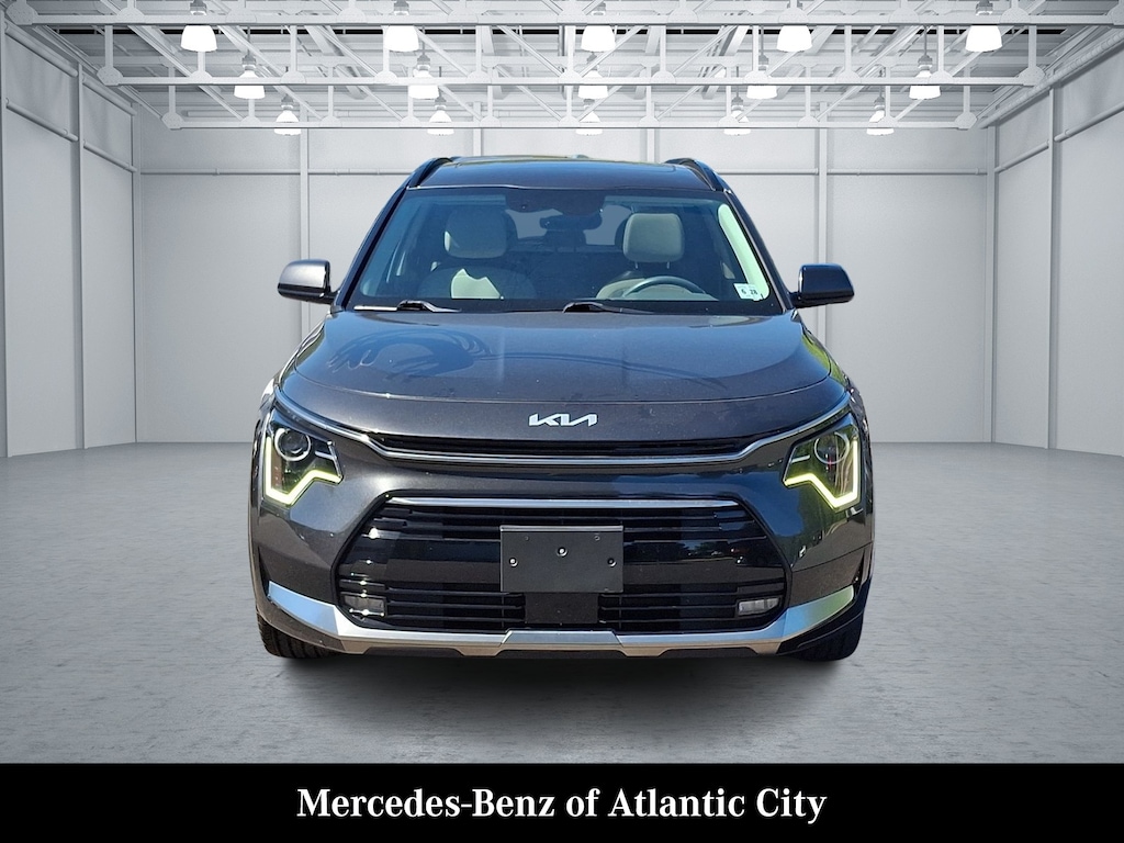 Used 2023 Kia Niro EX Touring SUV