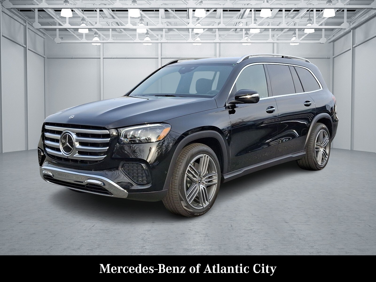 2025 Mercedes Benz GLS 450 4MATIC photo 2