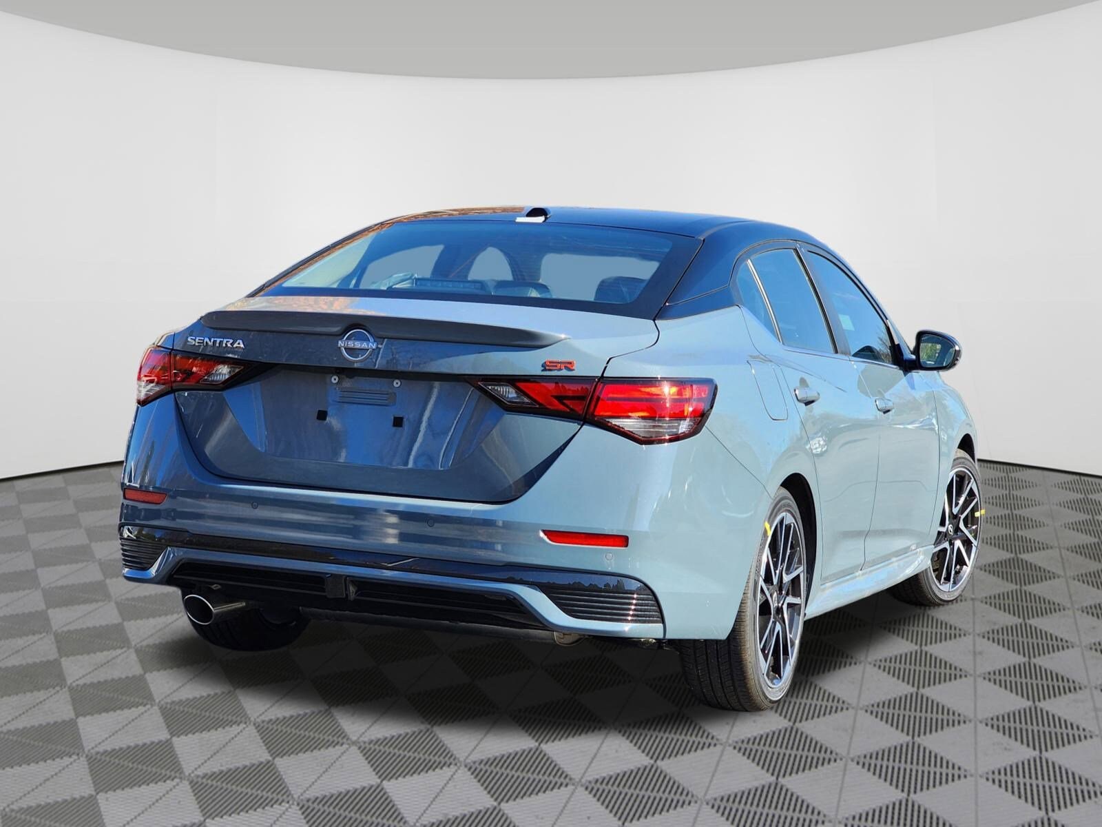 2025 Nissan Sentra SR photo 3