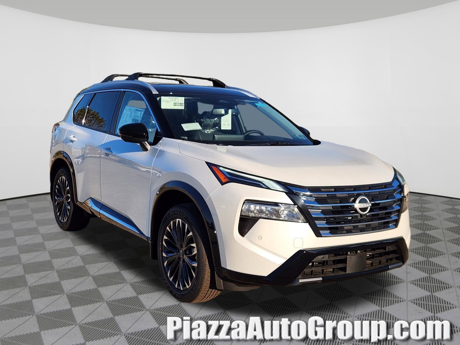 2026 Nissan Rogue Platinum's photo