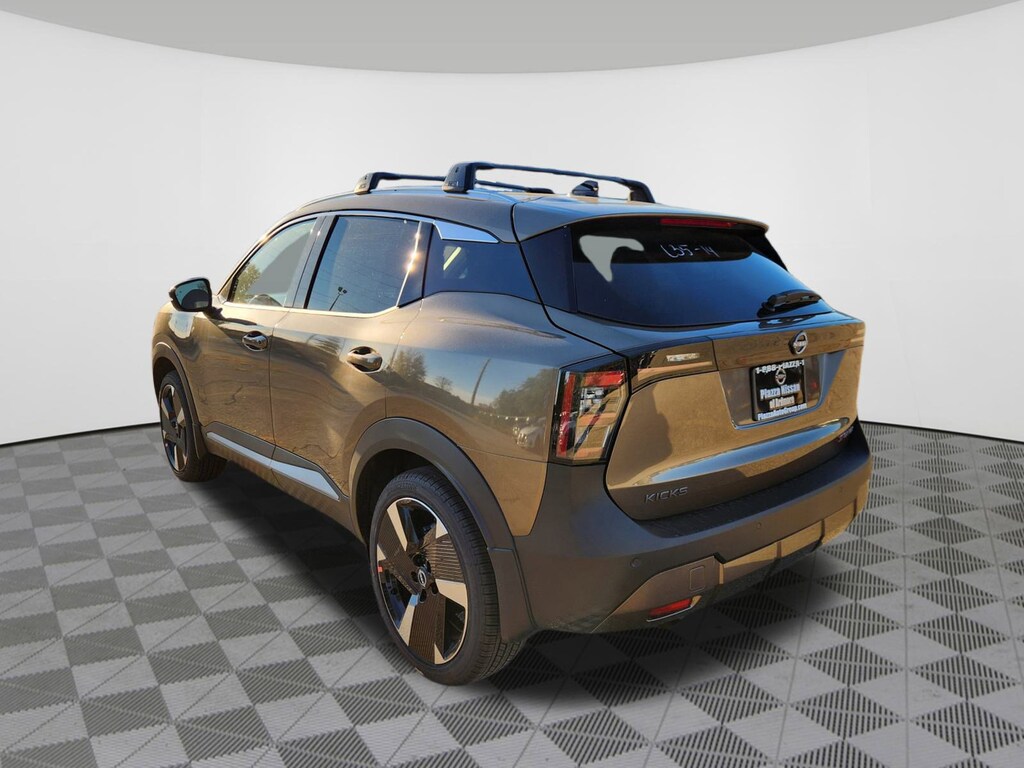 New 2026 Nissan Kicks SR SUV