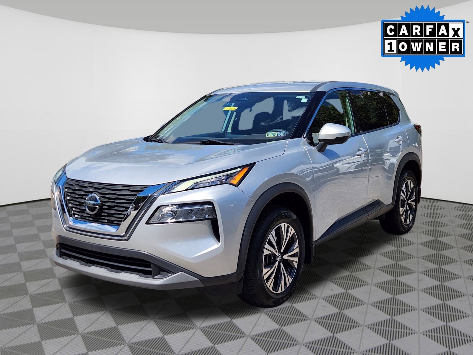 2021 Nissan Rogue SV photo 2