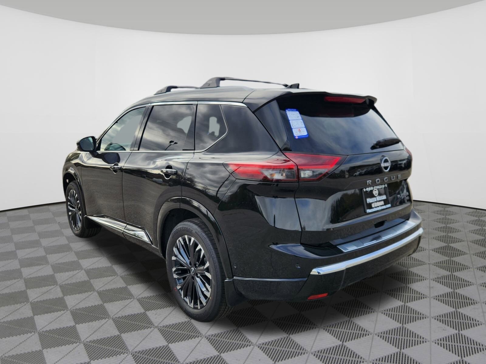 2026 Nissan Rogue Platinum photo 2