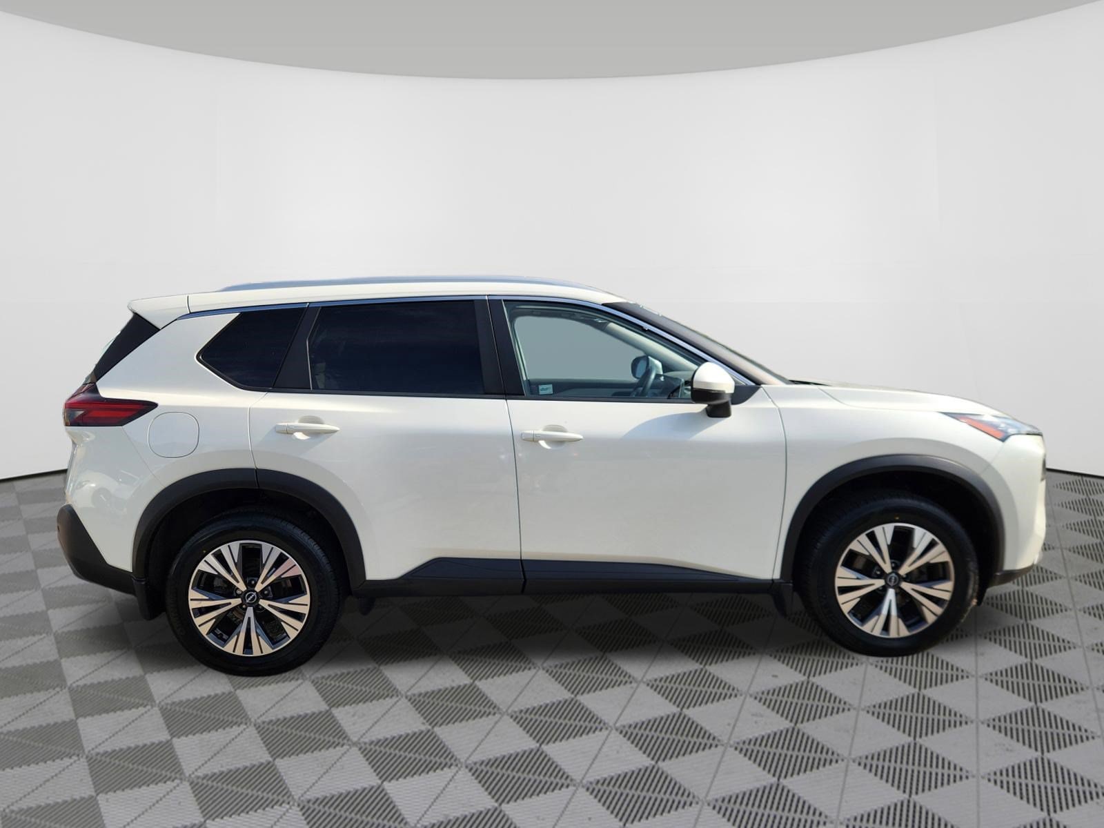2022 Nissan Rogue SV - Photo 6