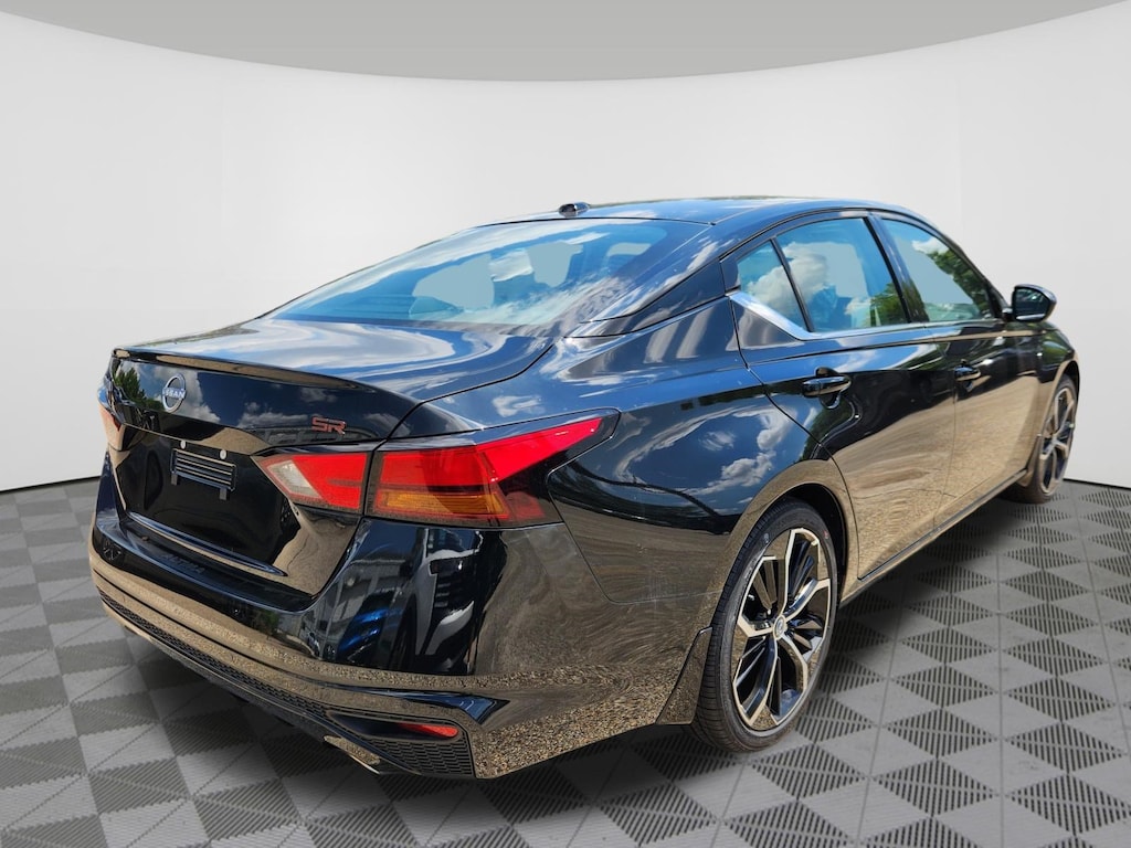 New 2025 Nissan Altima SR Sedan