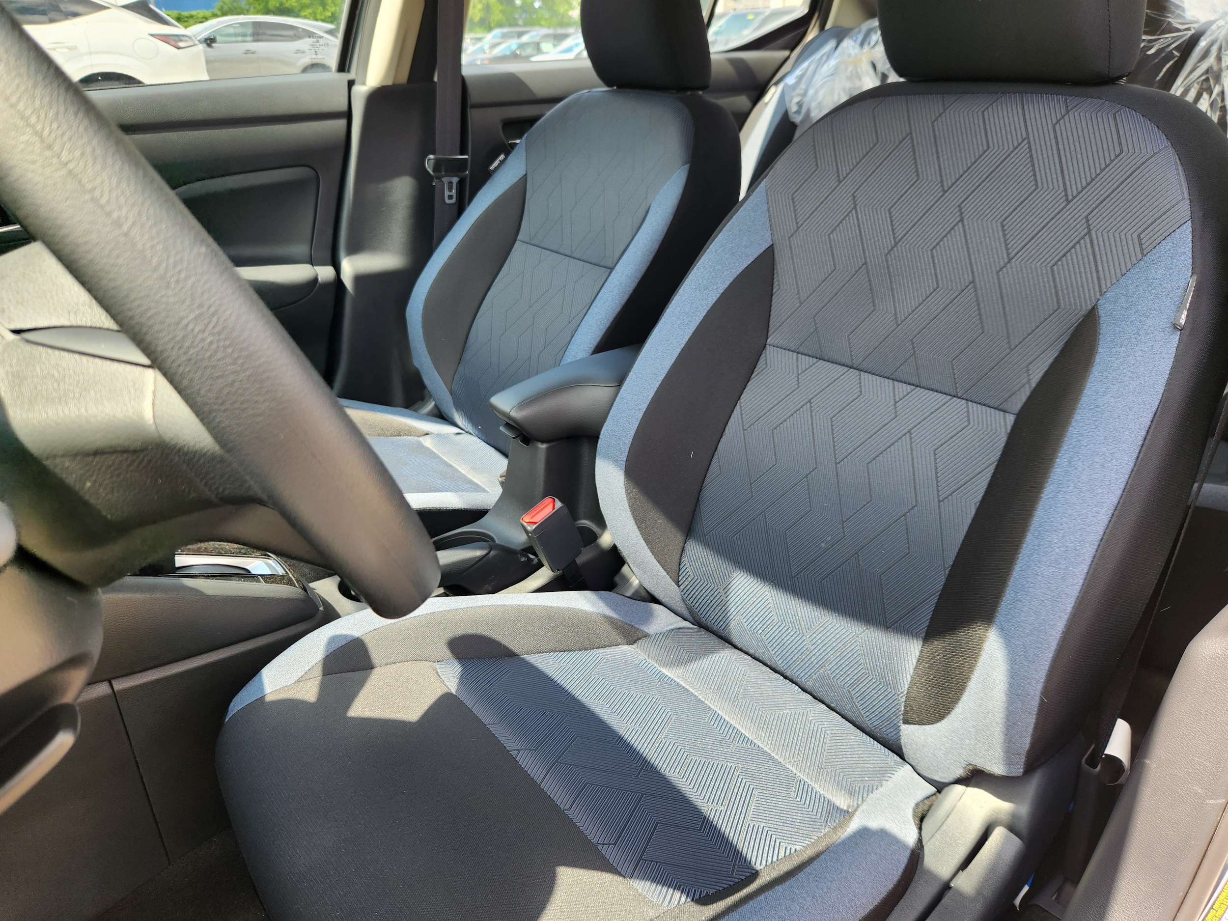 2025 Nissan Versa Sedan SV - Photo 8