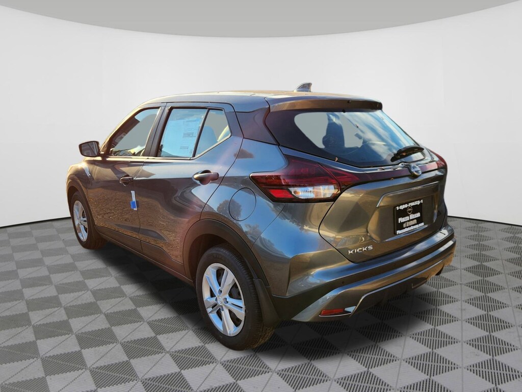 New 2025 Nissan Kicks Play S SUV