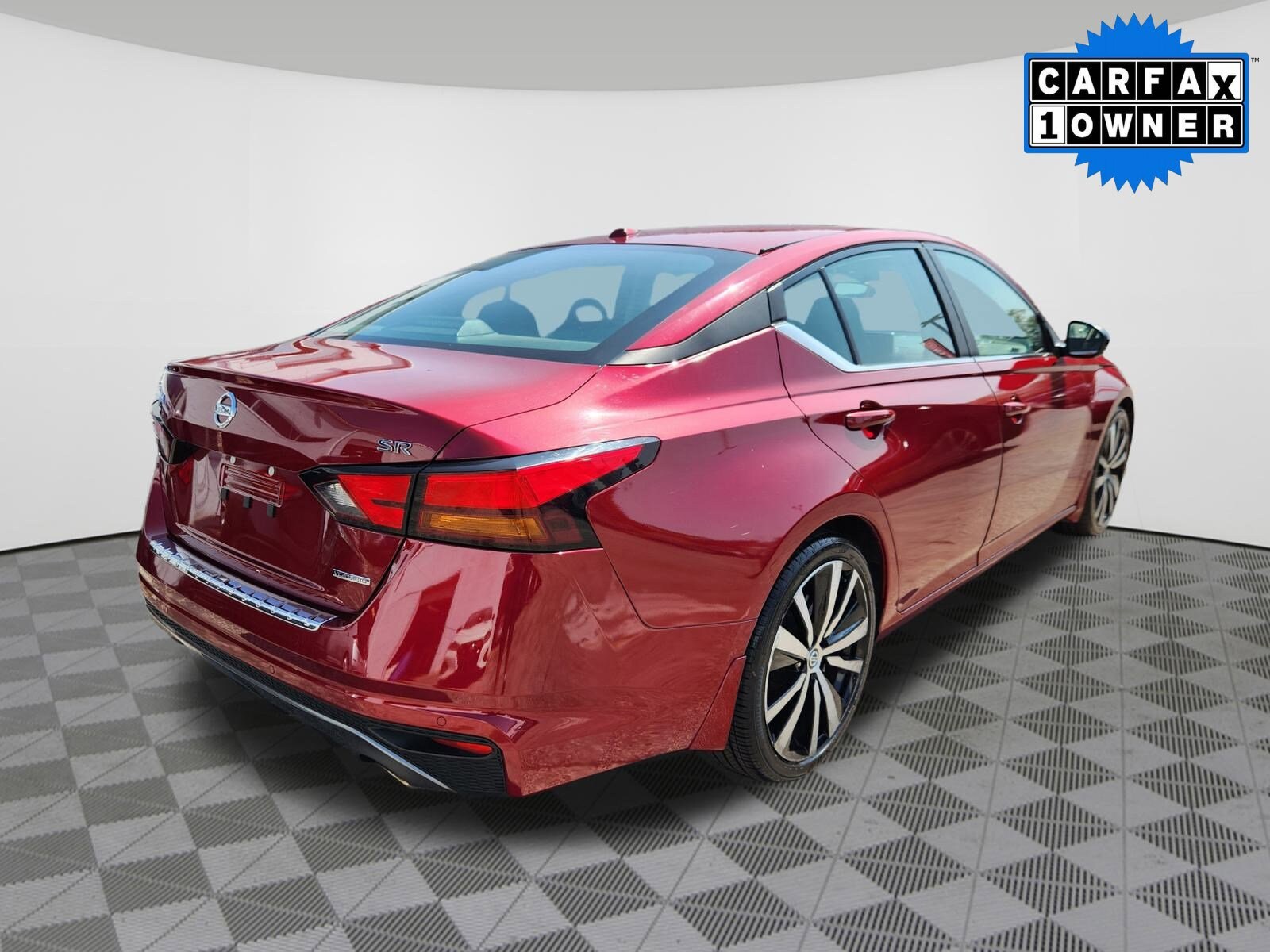 2022 Nissan Altima SR photo 4