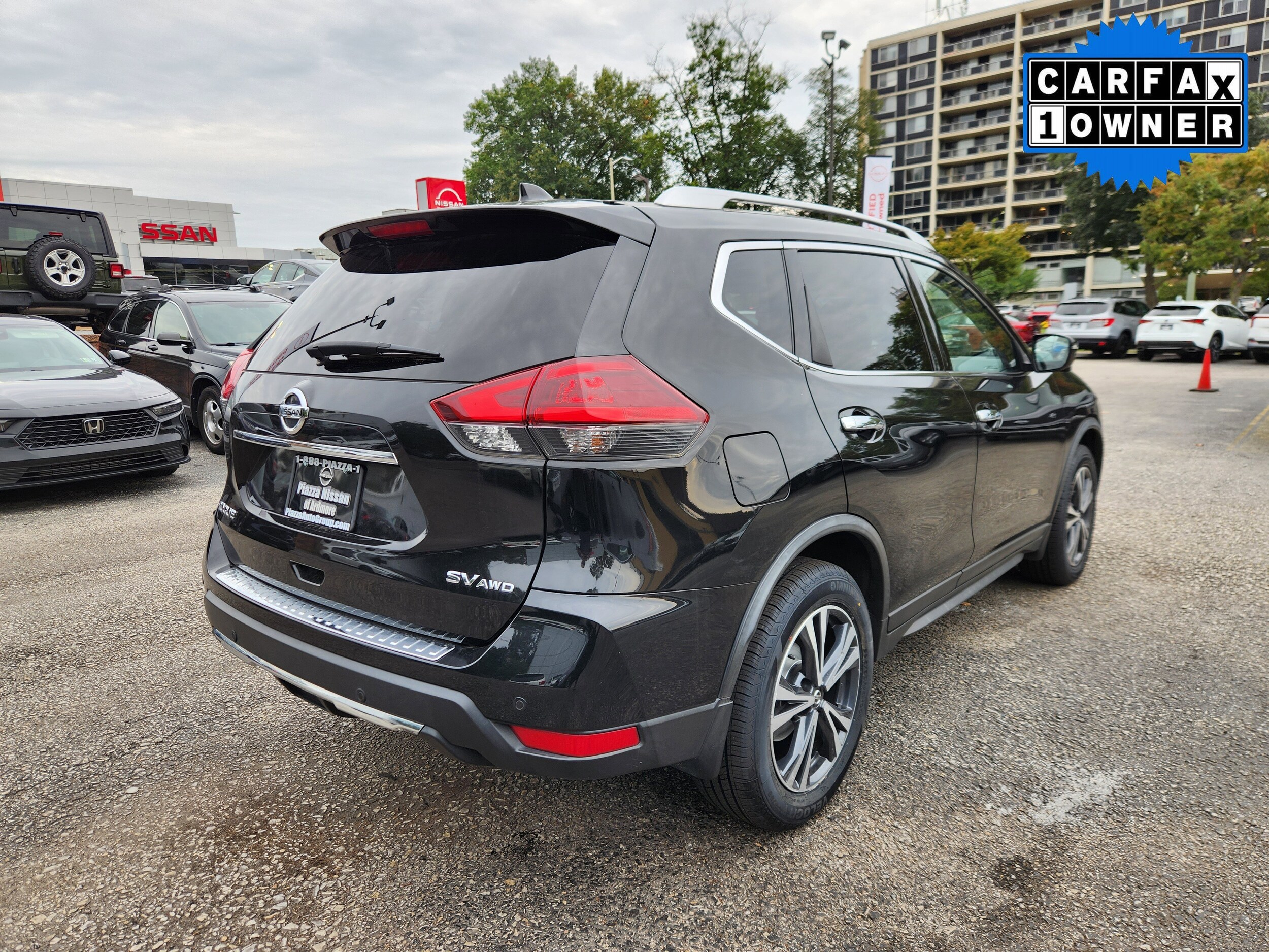 2019 Nissan Rogue SV photo 2