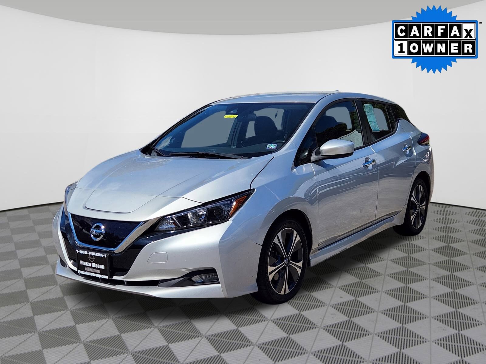 2020 Nissan Leaf SV photo 2