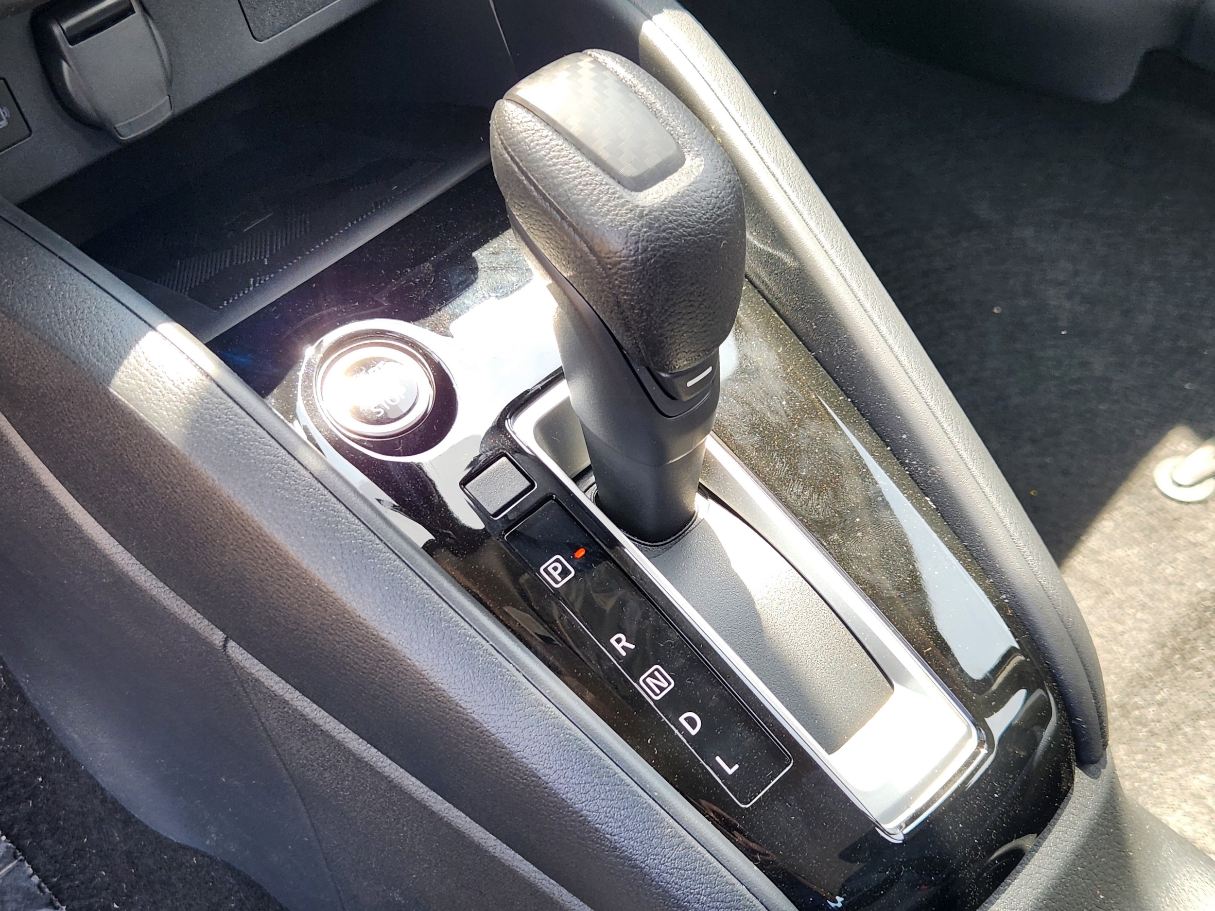 2025 Nissan Versa Sedan SV - Photo 13
