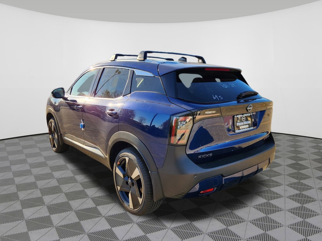 New 2026 Nissan Kicks SR SUV