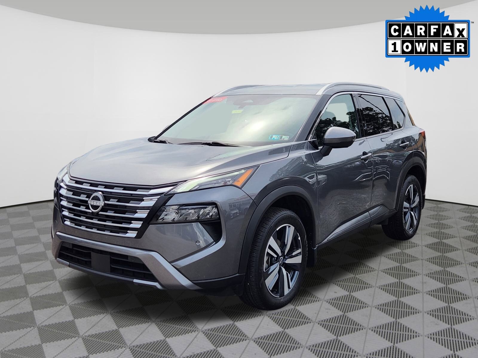2024 Nissan Rogue SL photo 2