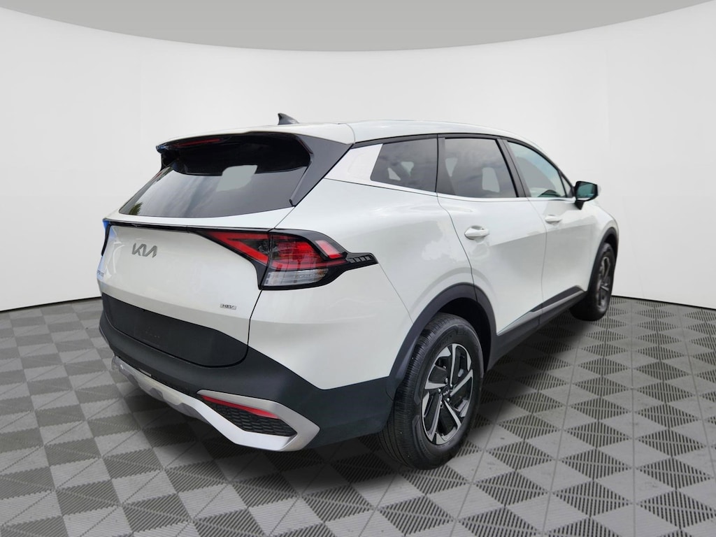 Used 2024 Kia Sportage Hybrid LX SUV