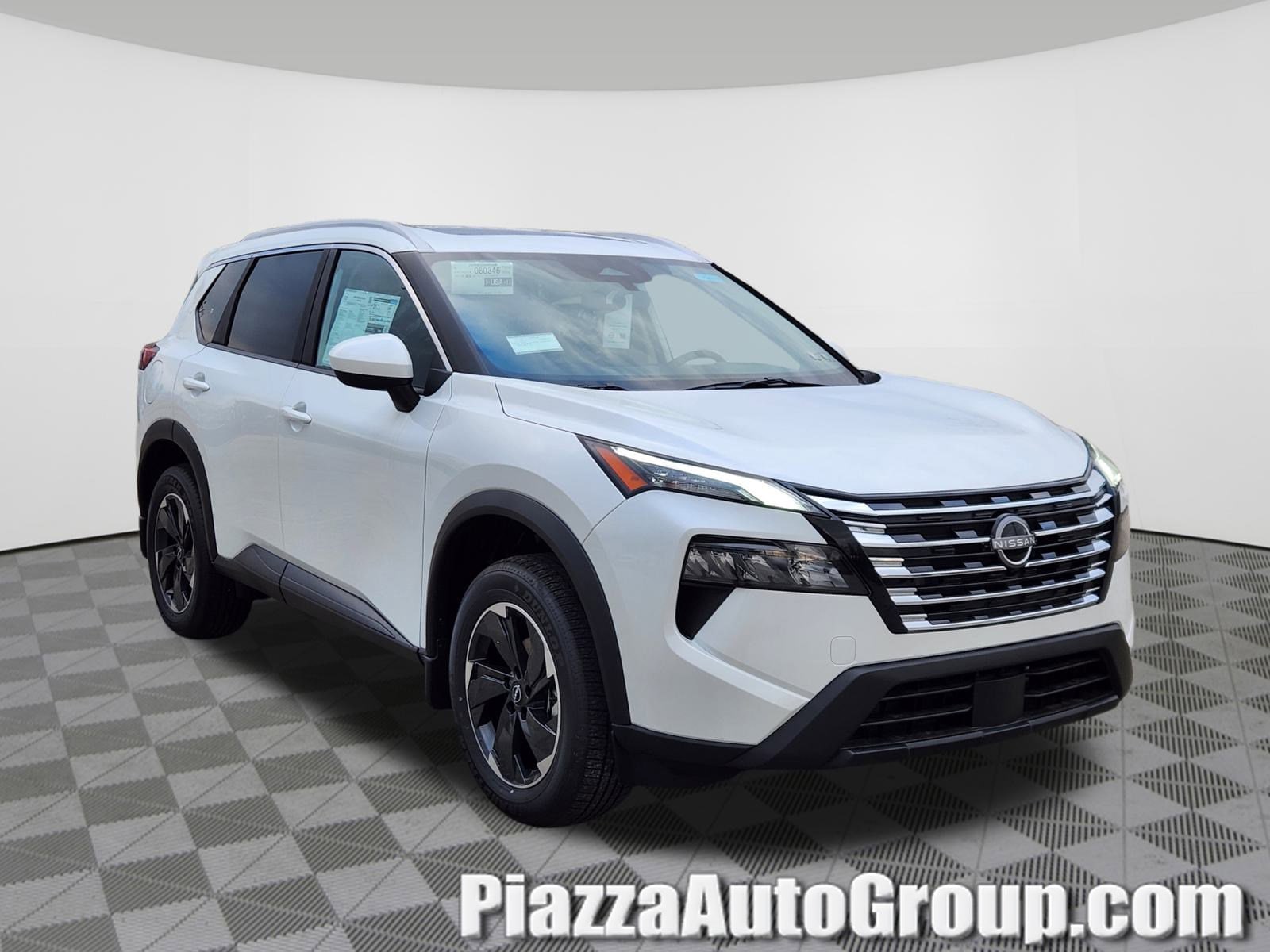 2026 Nissan Rogue SV's photo