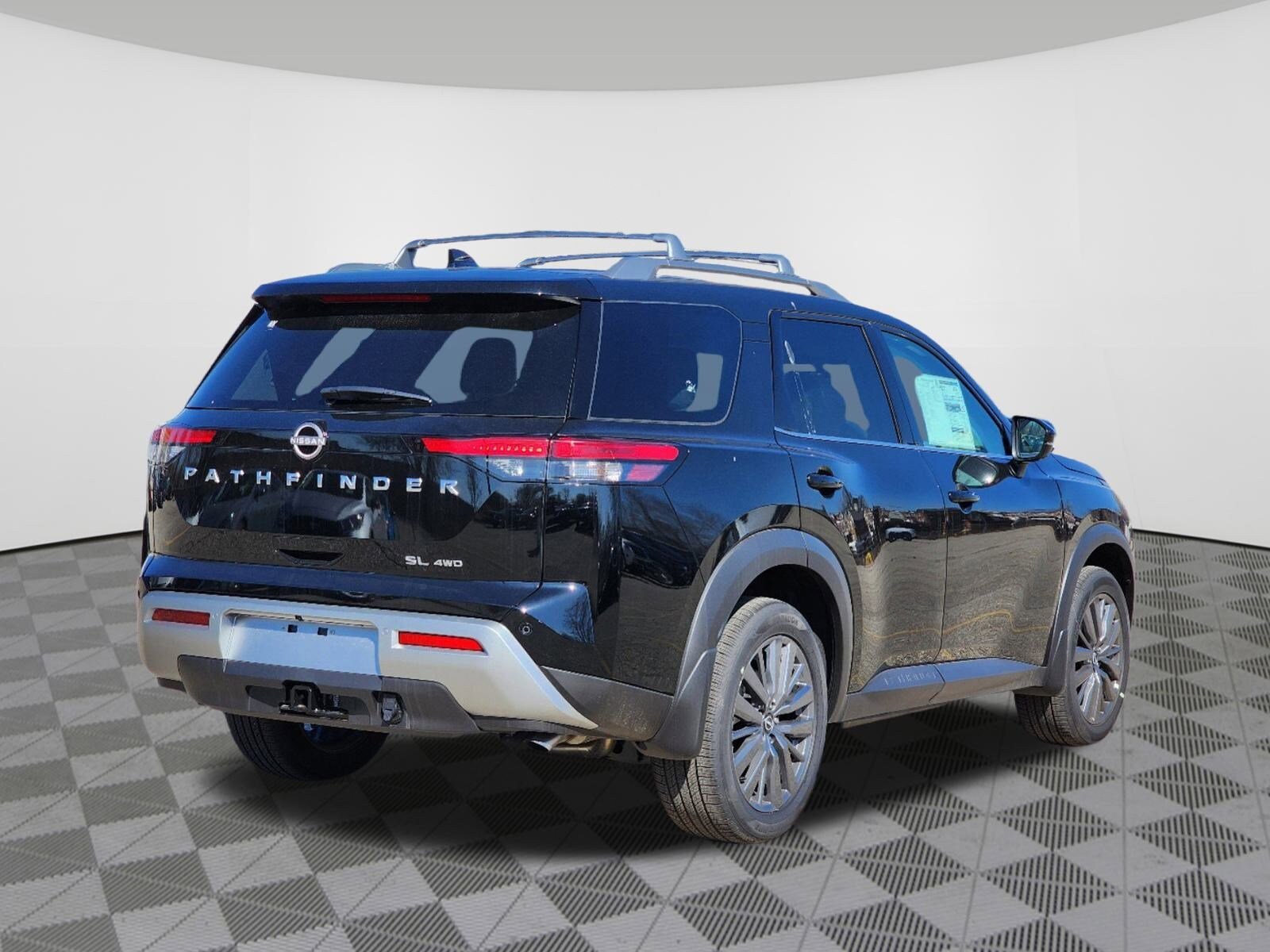2025 Nissan Pathfinder SL photo 3