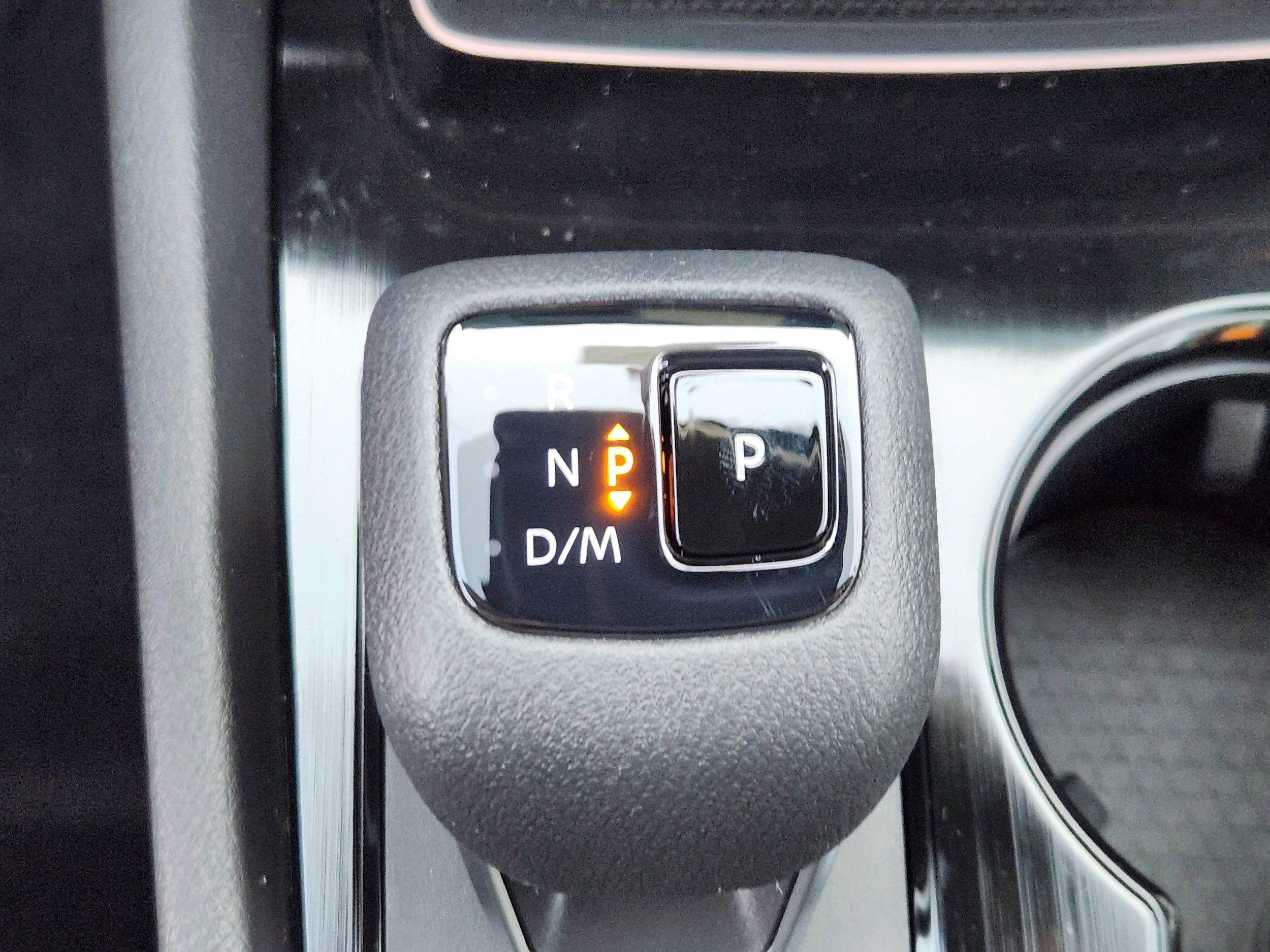 2025 Nissan Rogue SL - Photo 13