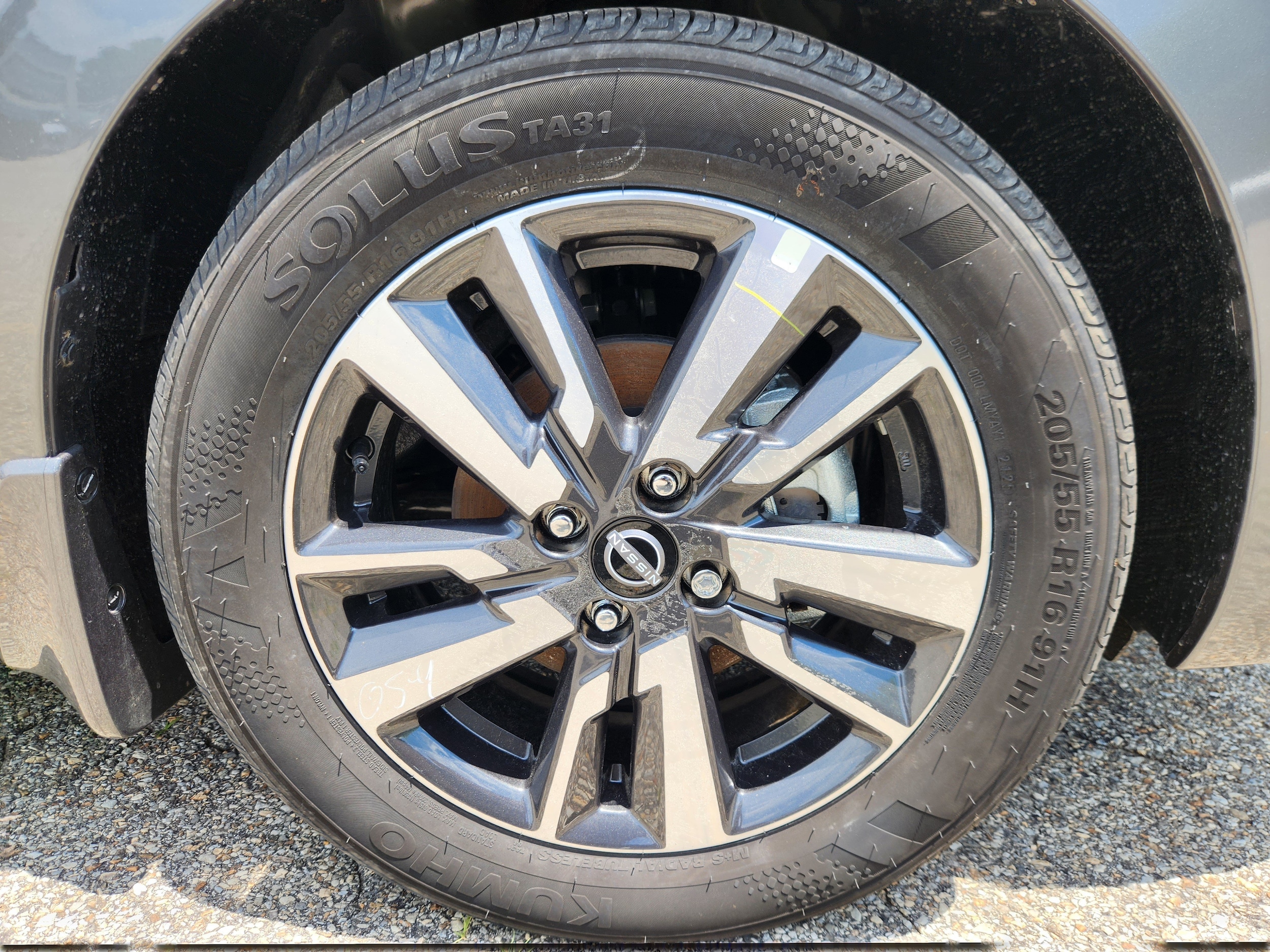 2025 Nissan Versa Sedan SV - Photo 14