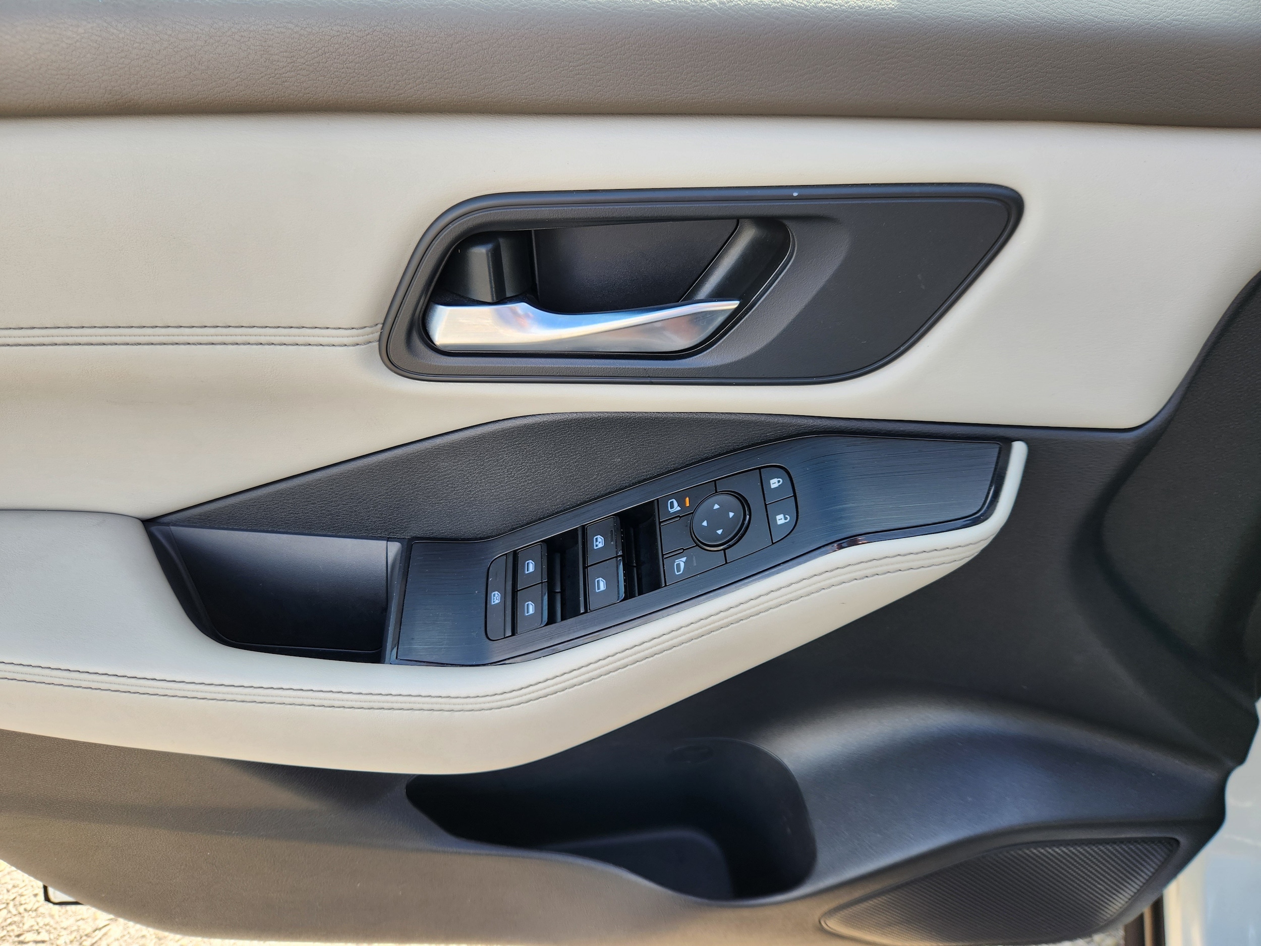 2022 Nissan Rogue SV - Photo 17