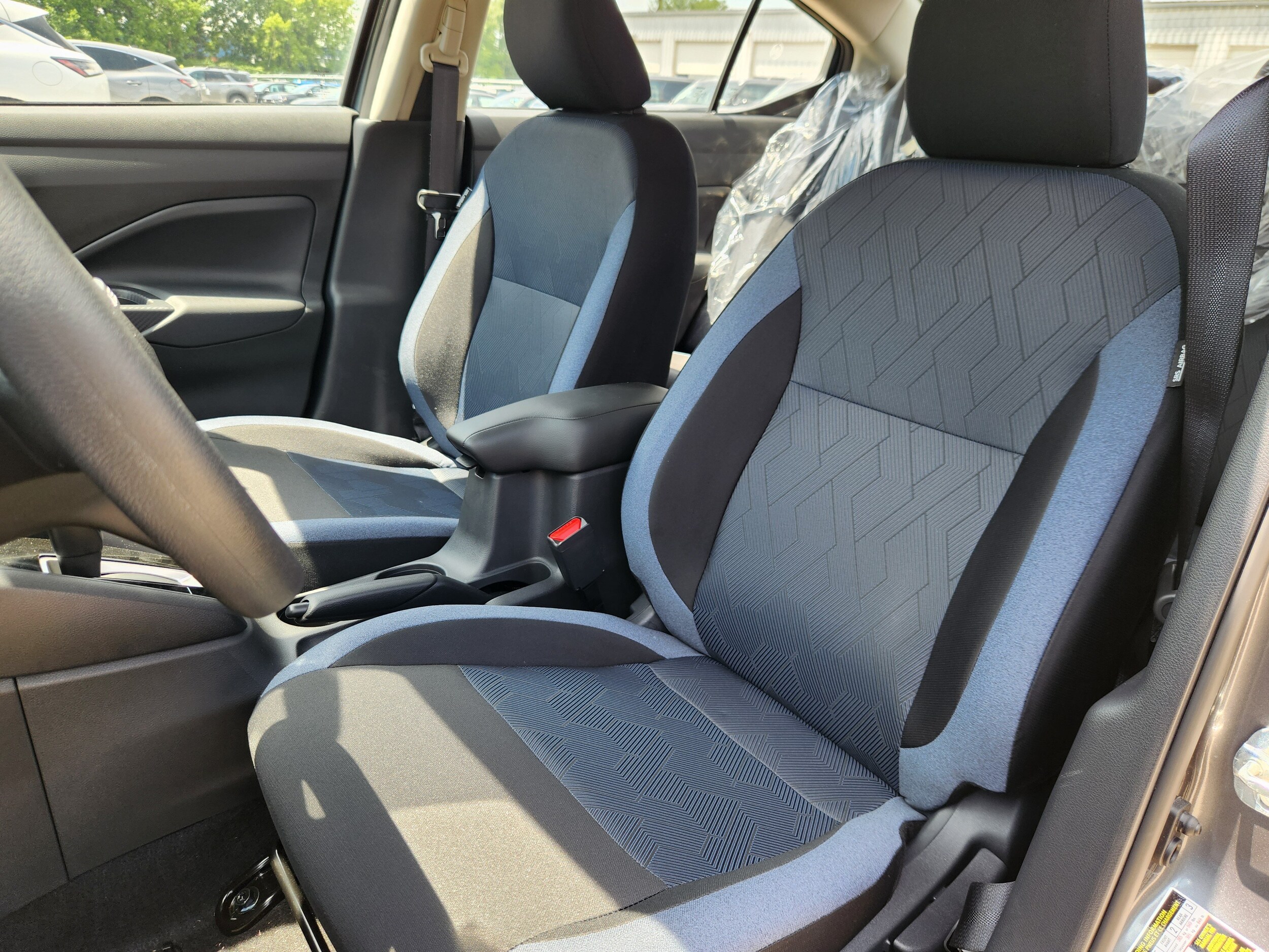 2025 Nissan Versa Sedan SV - Photo 8