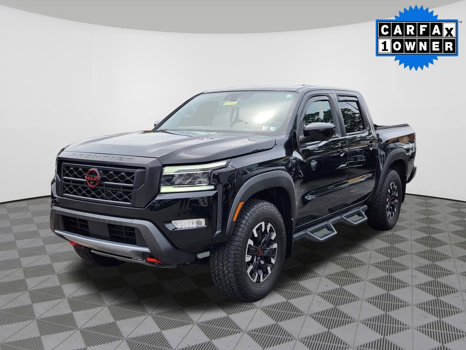 2023 Nissan Frontier PRO-4X photo 2