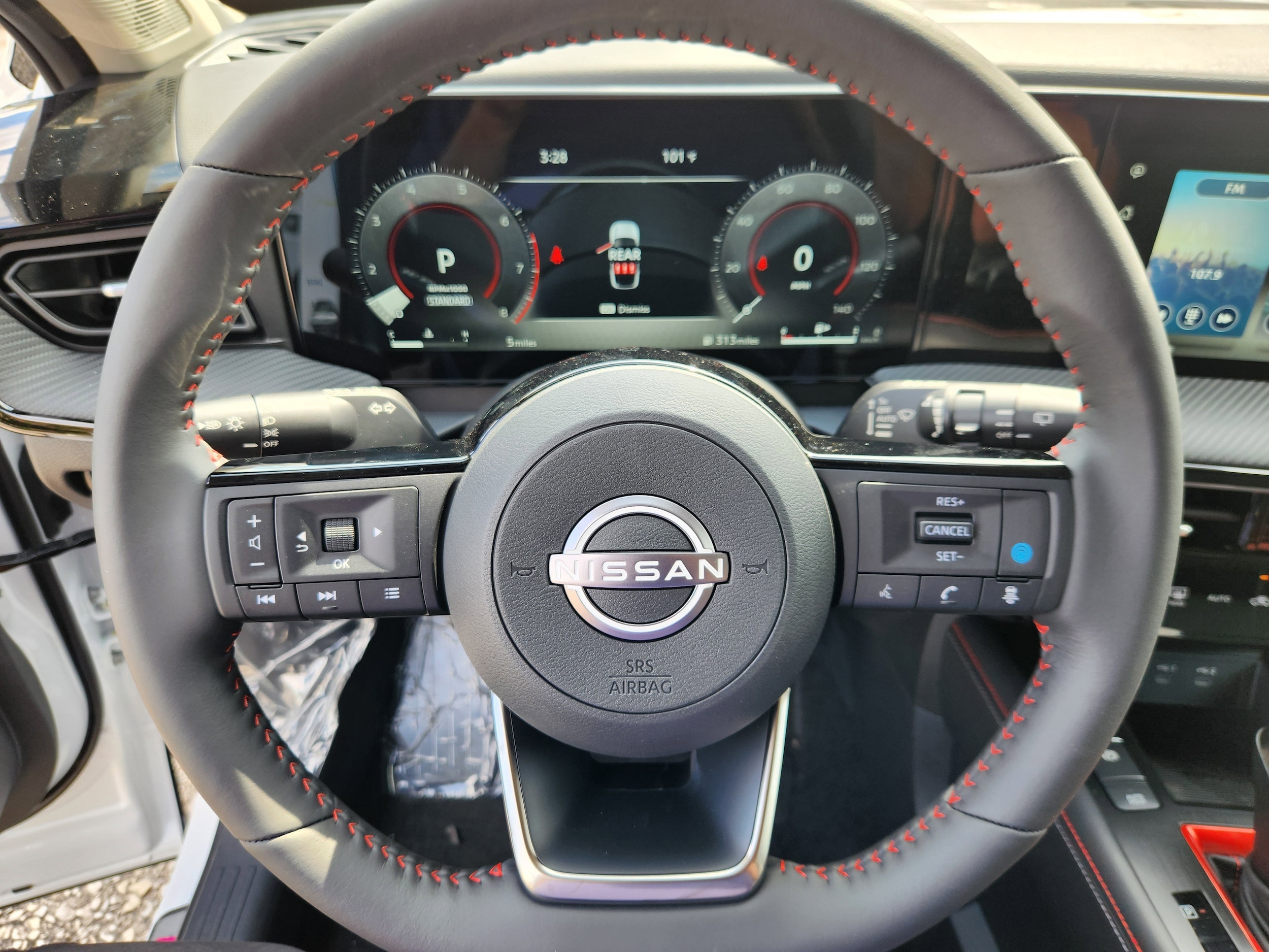2025 Nissan Kicks SR AWD - Photo 9