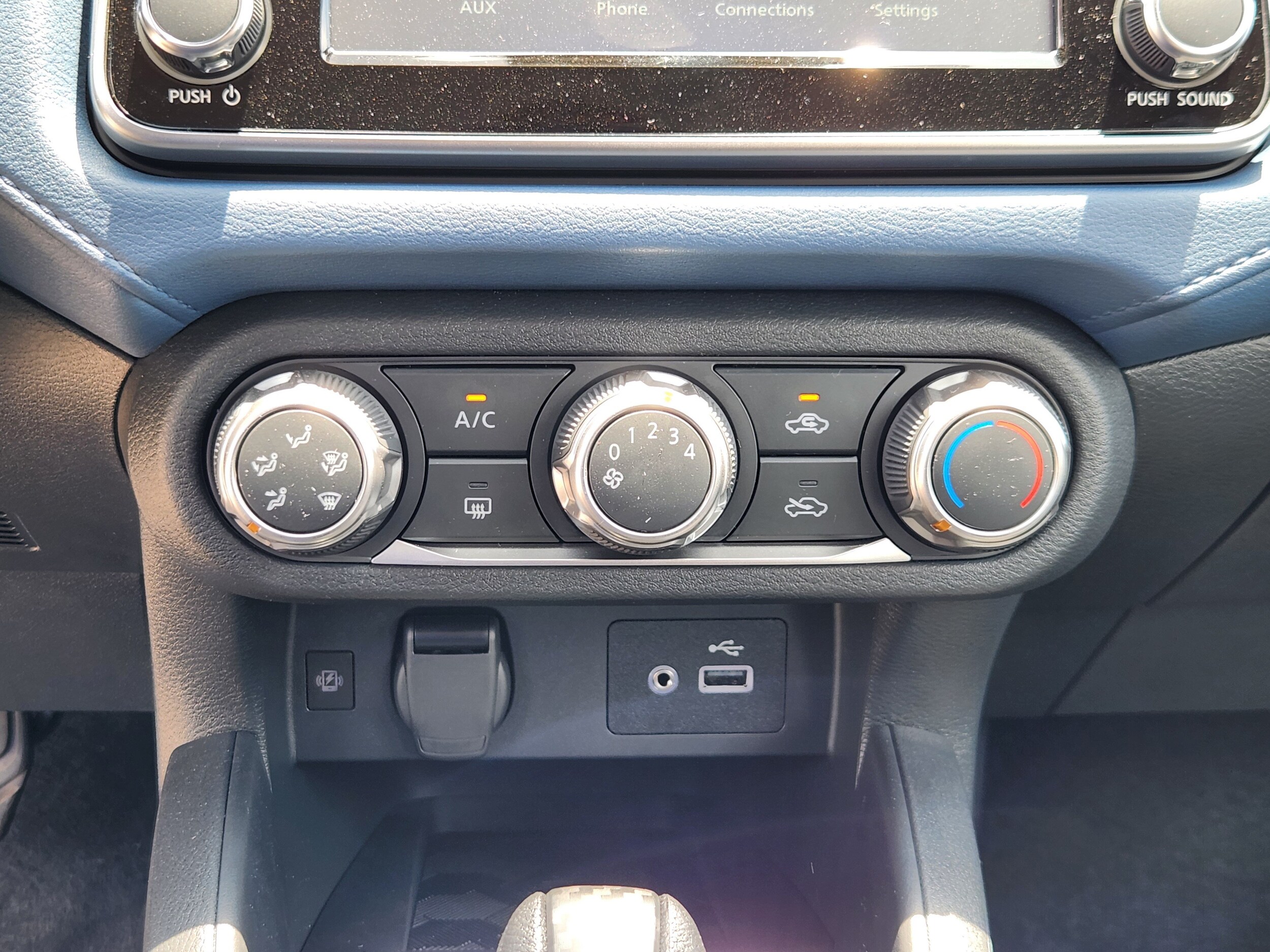 2025 Nissan Versa Sedan SV - Photo 12