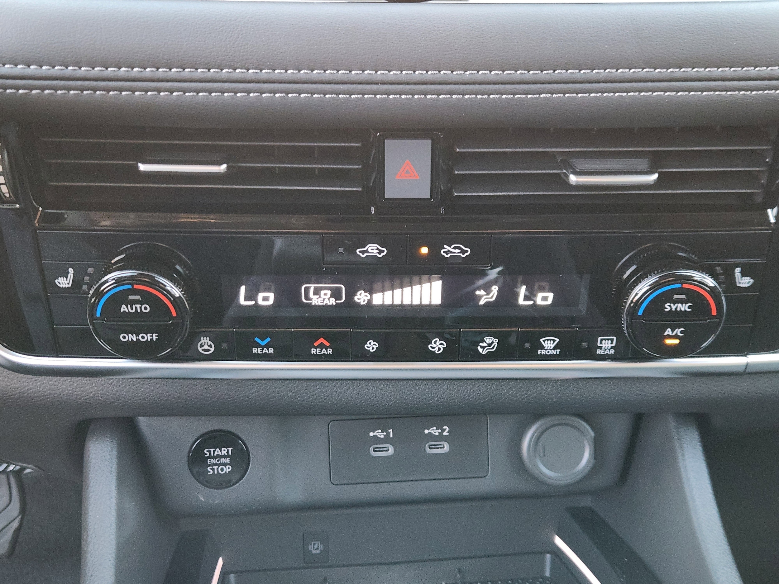 2025 Nissan Rogue SL - Photo 12