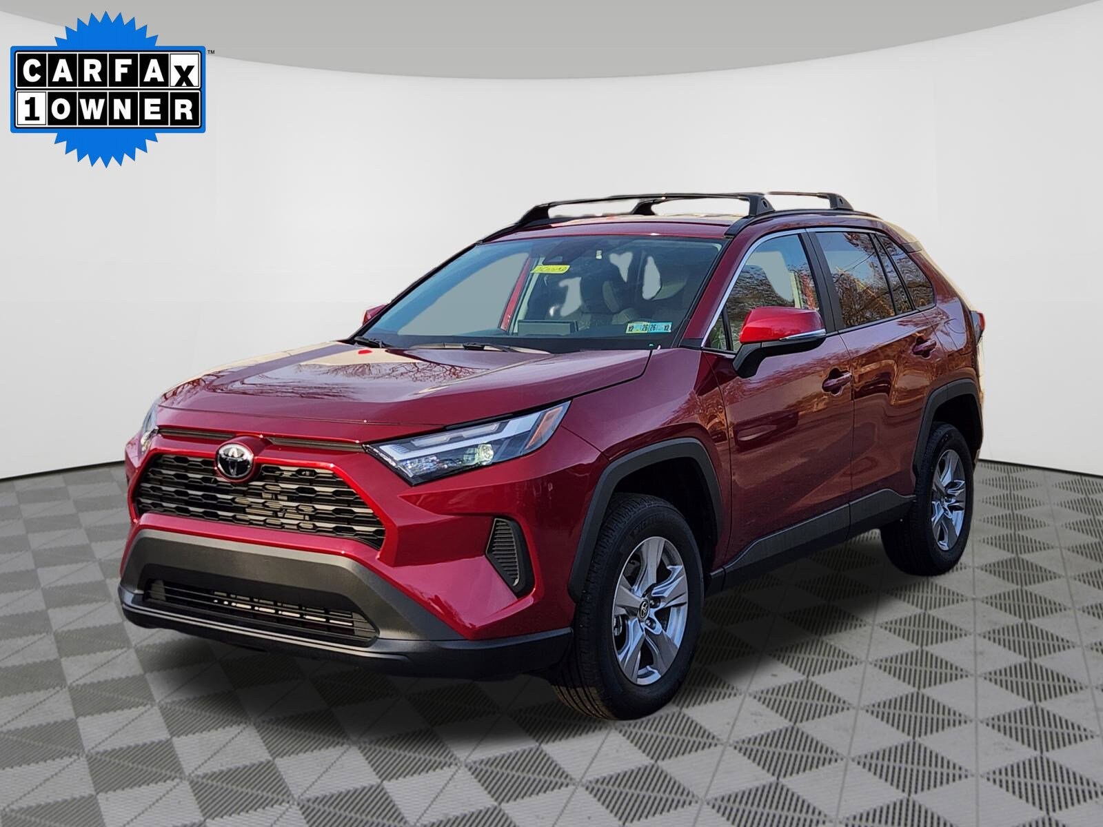 2025 Toyota RAV4 XLE photo 2