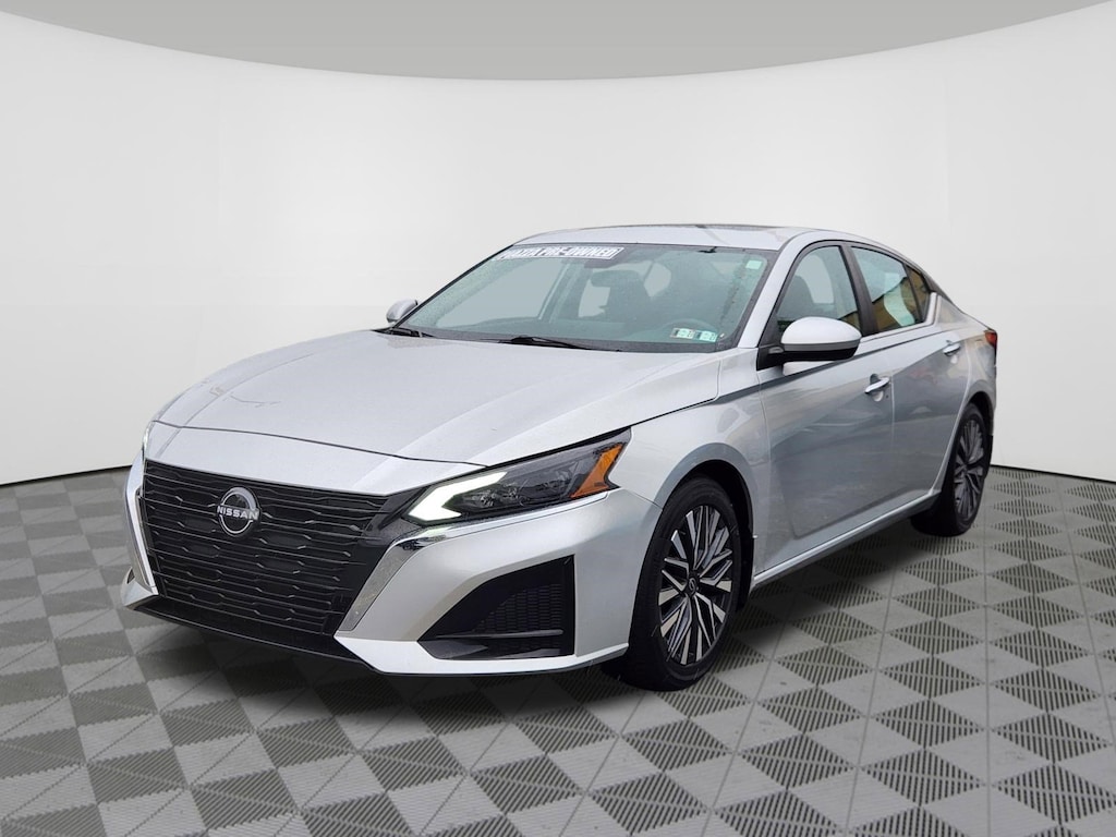 Used 2024 Nissan Altima 2.5 SV Sedan