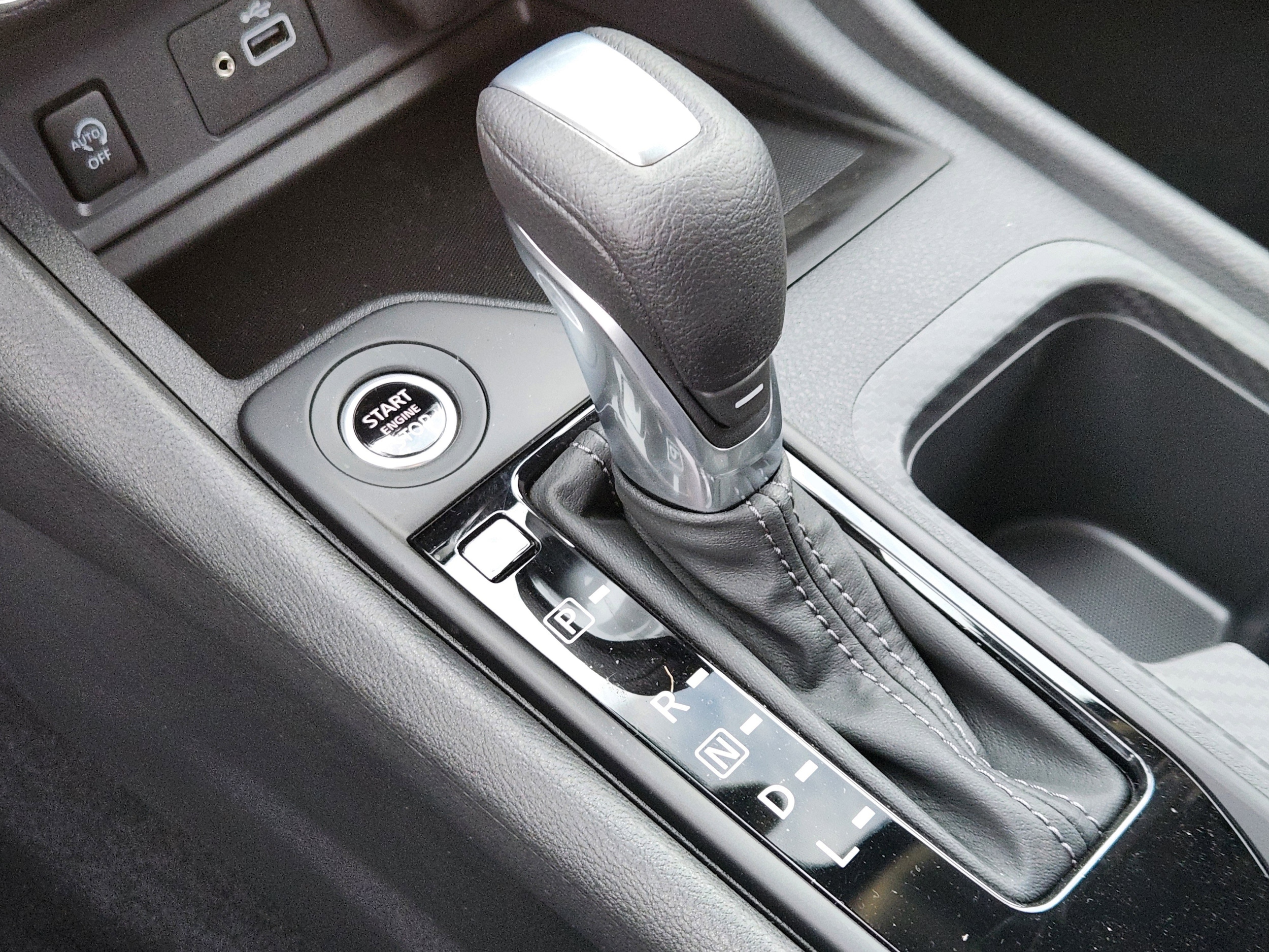 2025 Nissan Sentra S - Photo 13
