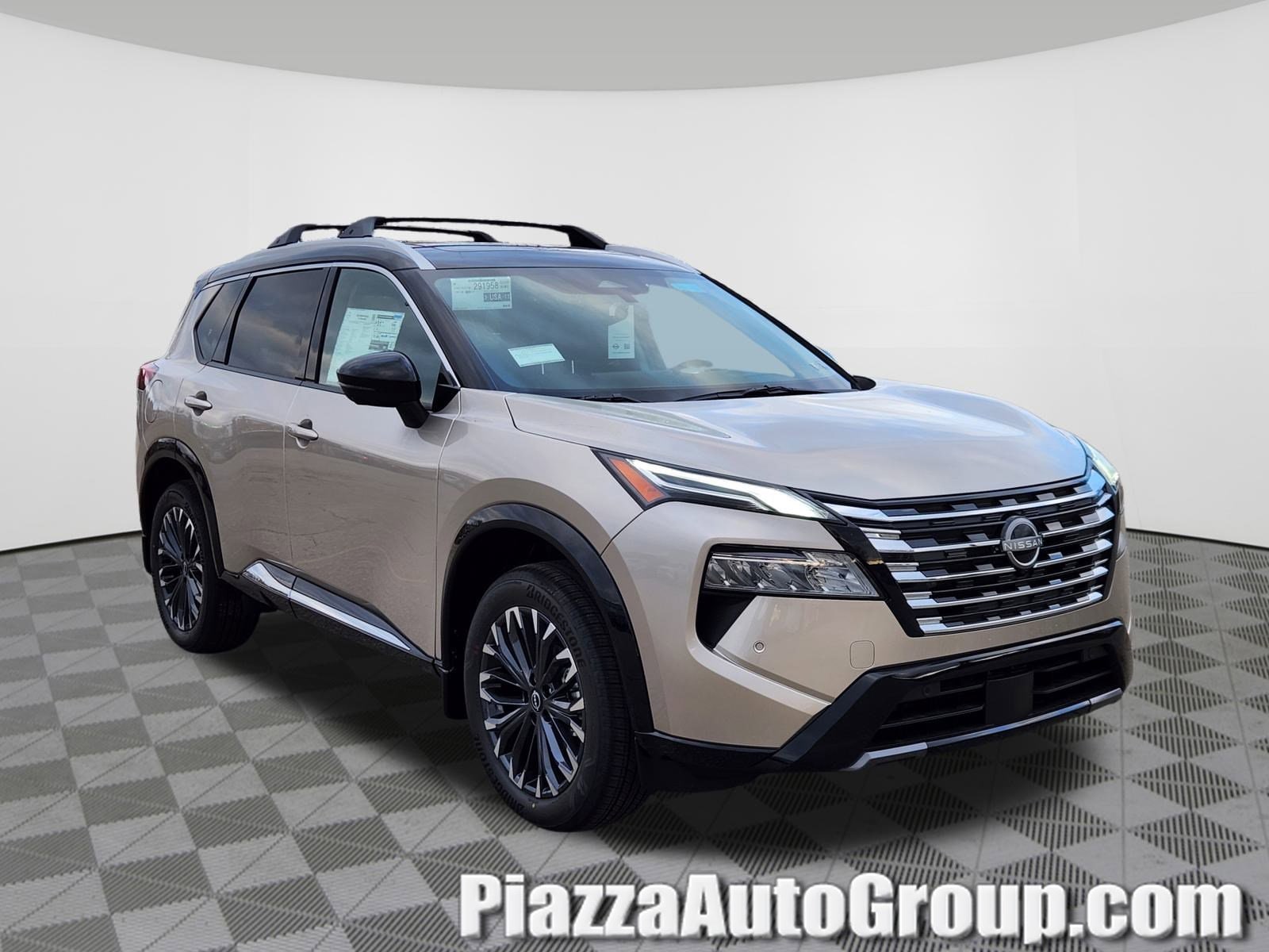 2026 Nissan Rogue Platinum's photo