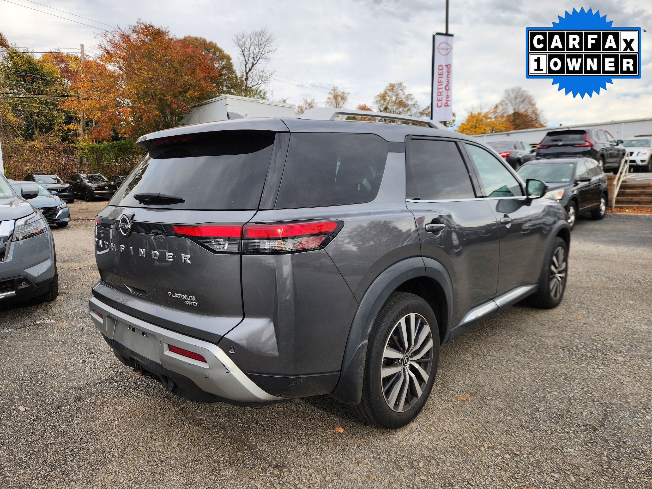 2022 Nissan Pathfinder Platinum photo 3