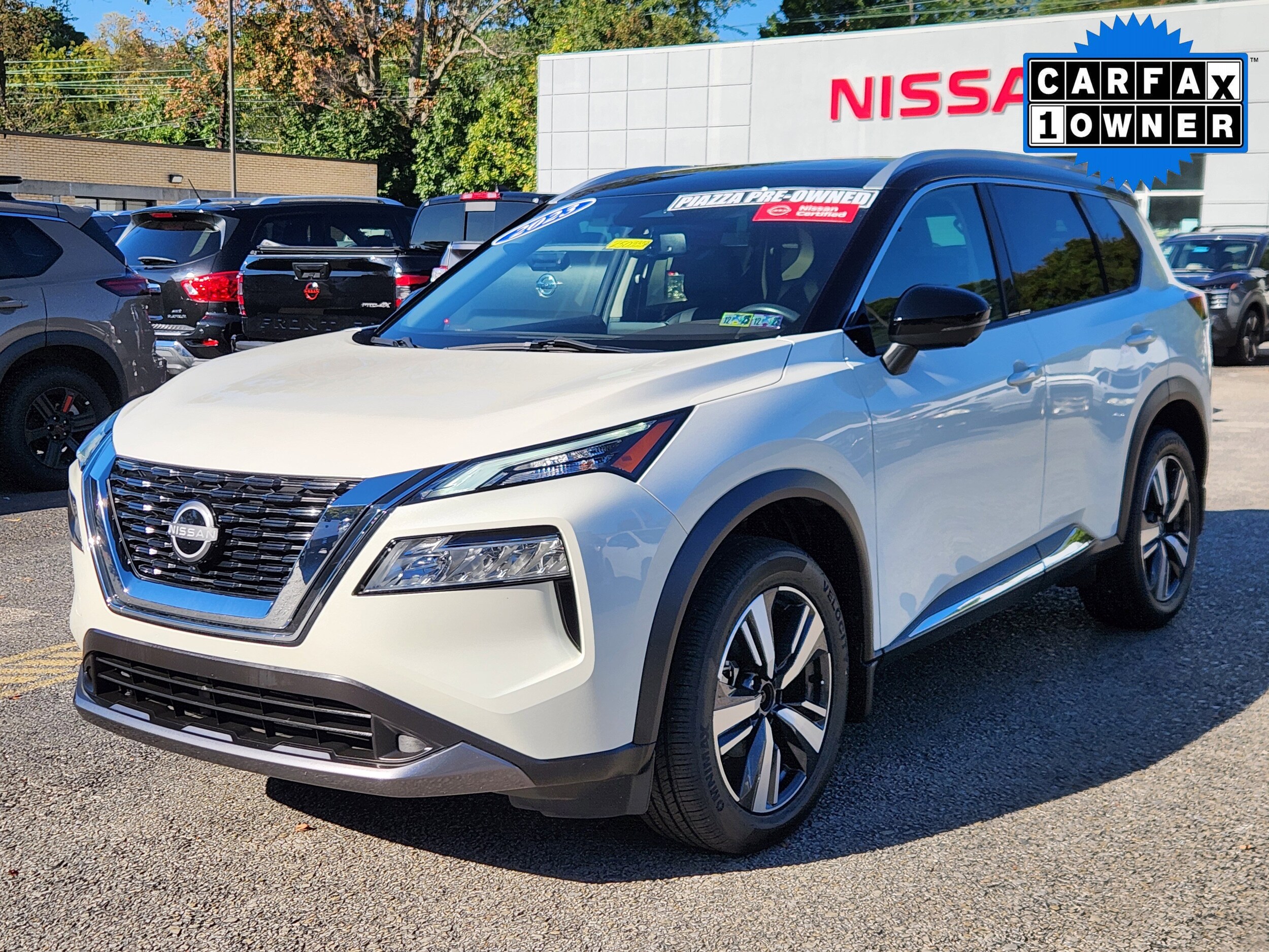 2023 Nissan Rogue SL photo 2