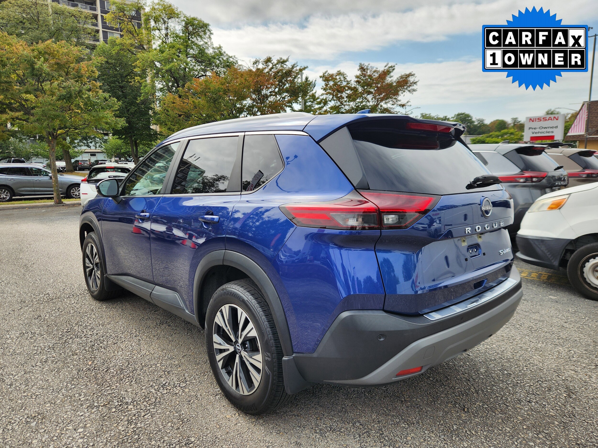 2022 Nissan Rogue SV photo 2