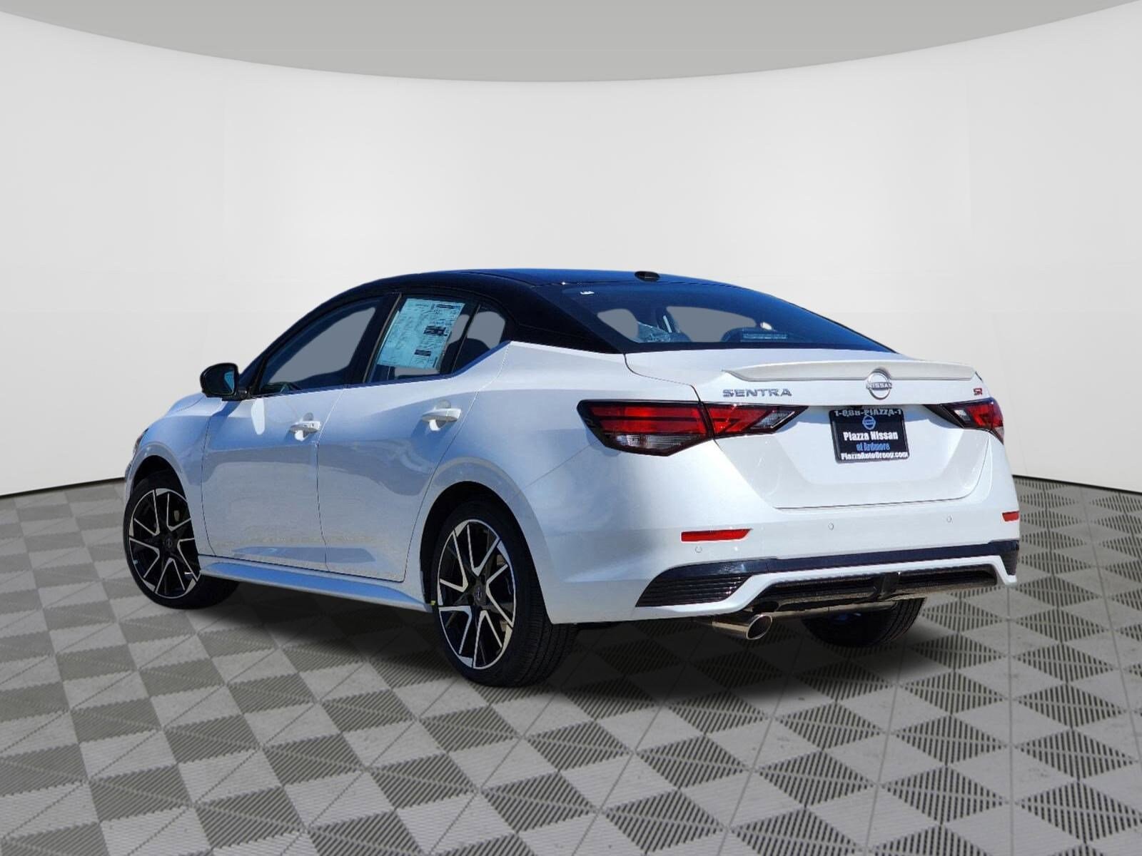2025 Nissan Sentra SR photo 2