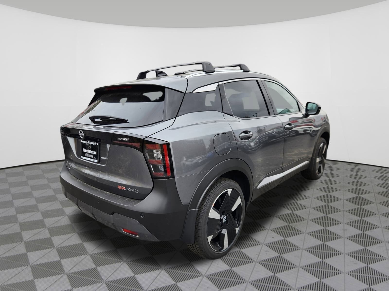 2026 Nissan Kicks SR photo 4