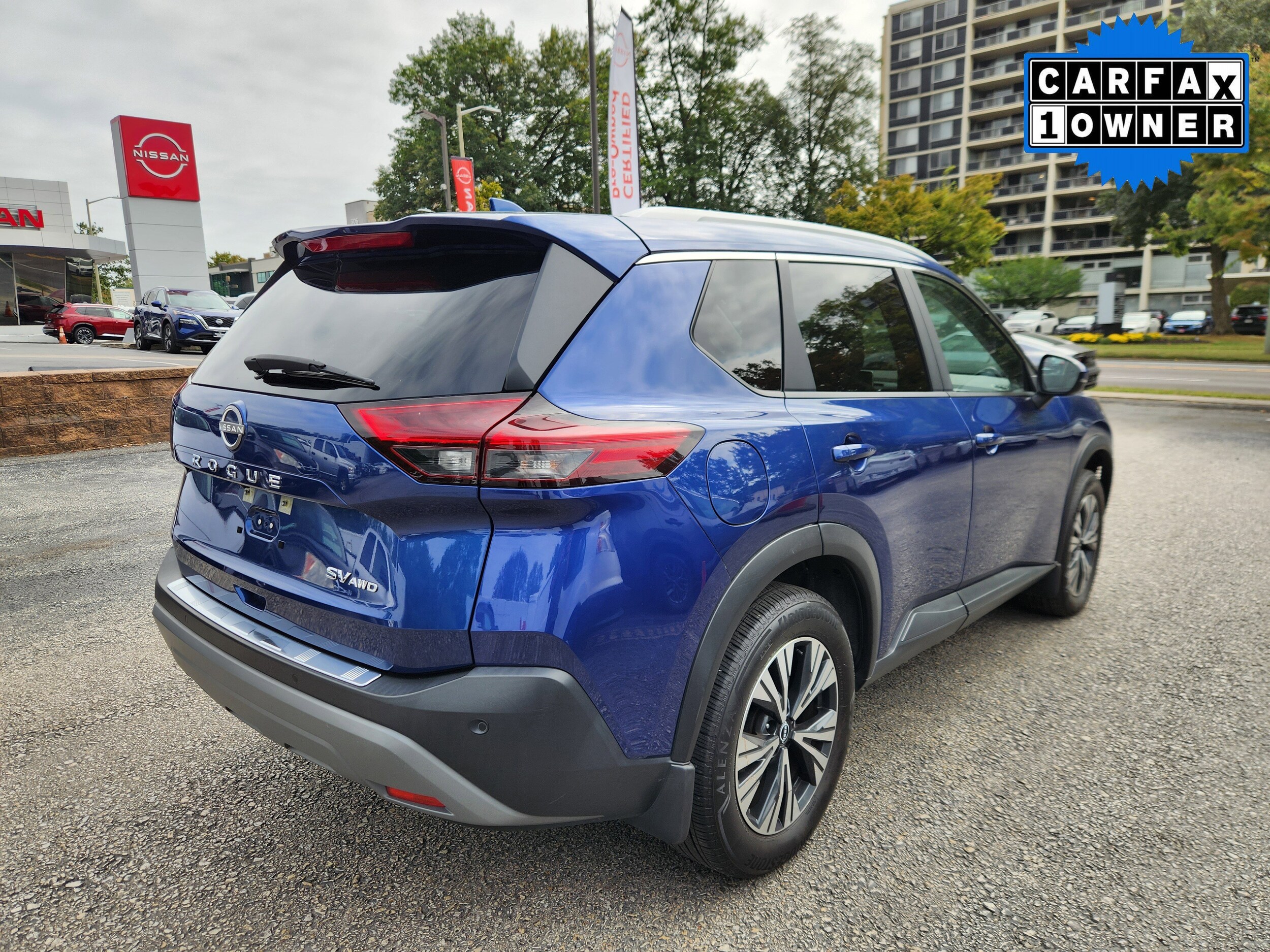 2022 Nissan Rogue SV photo 3