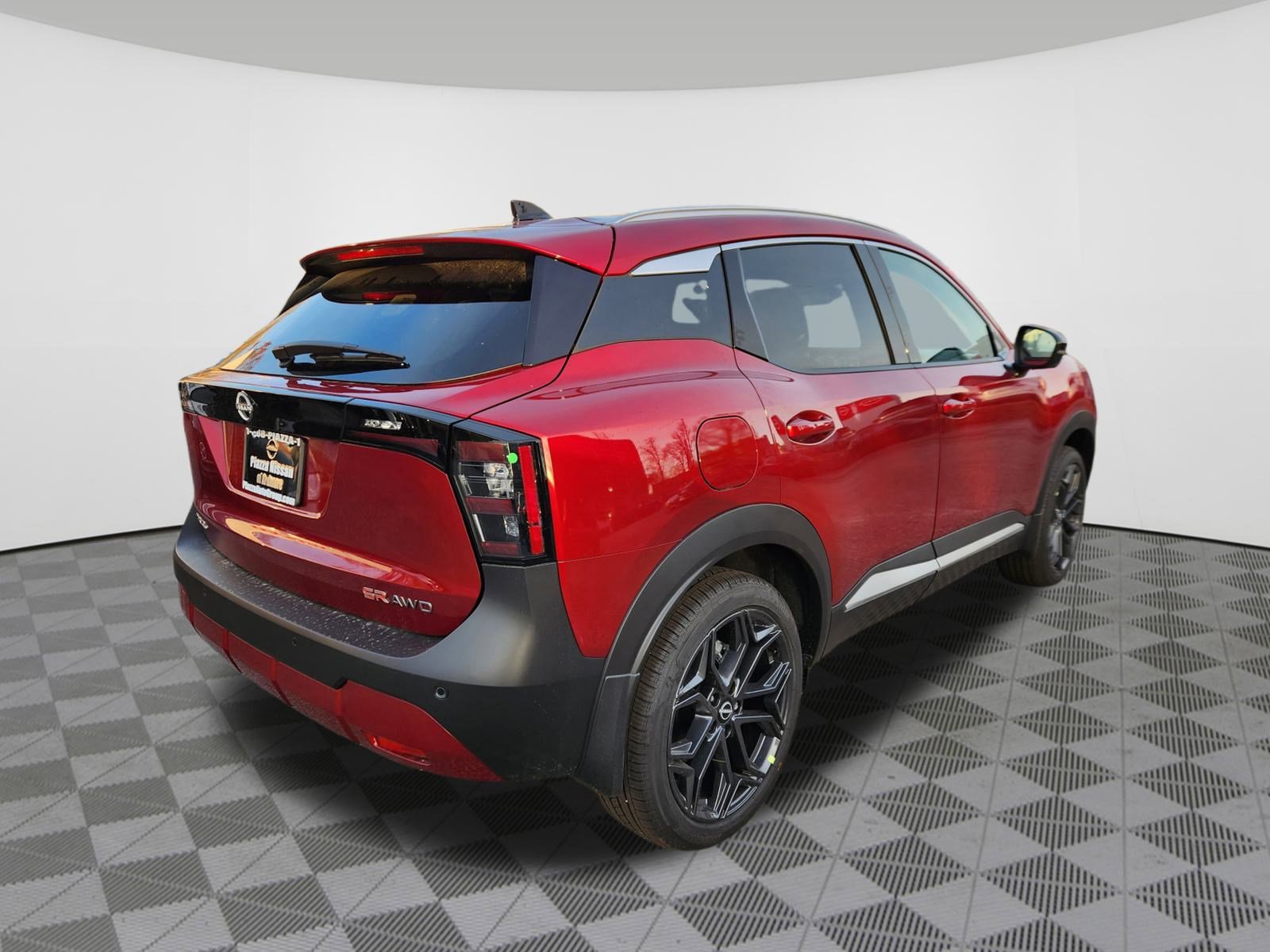 2026 Nissan Kicks SR photo 4