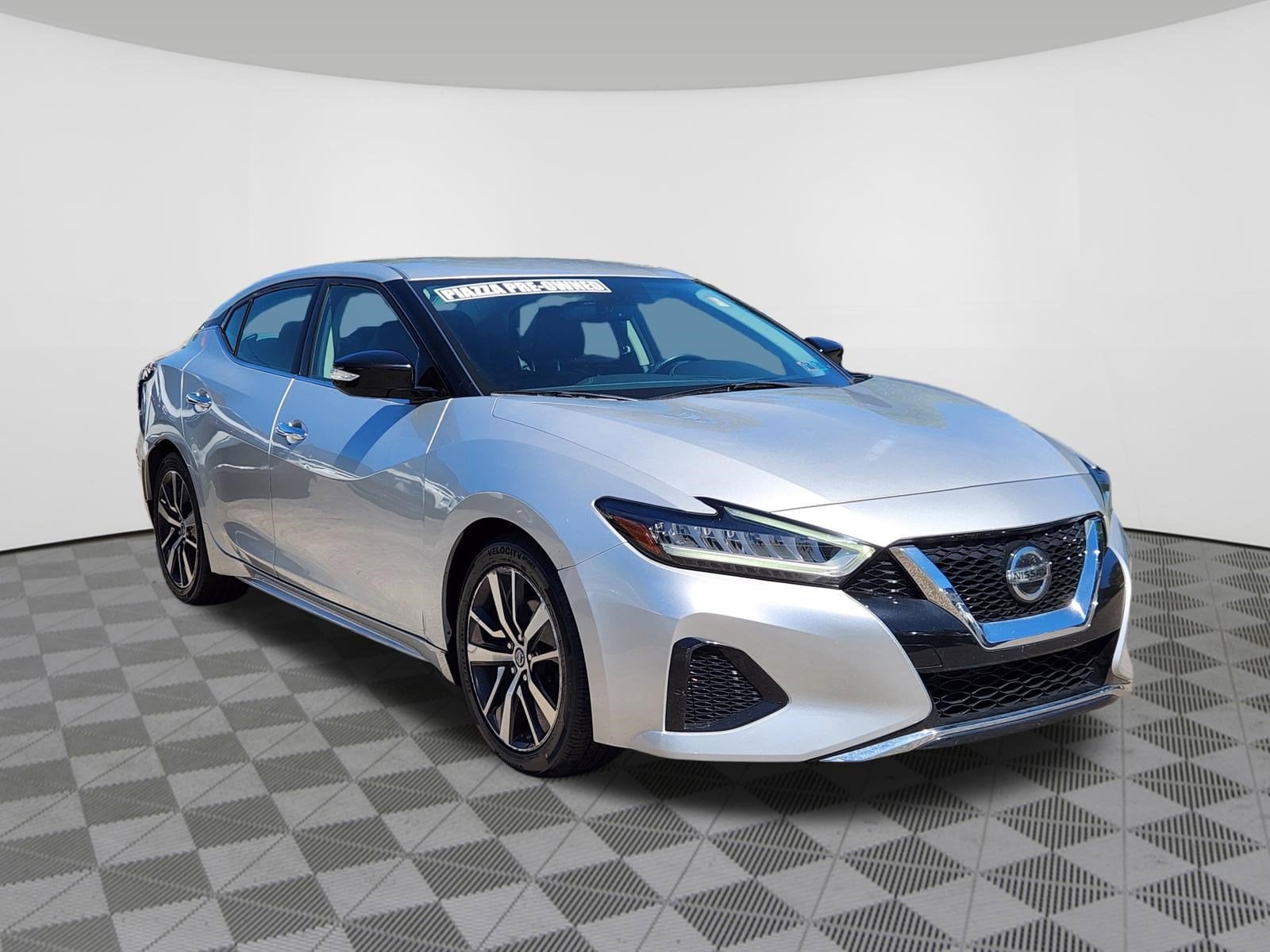 2019 Nissan Maxima SV's photo