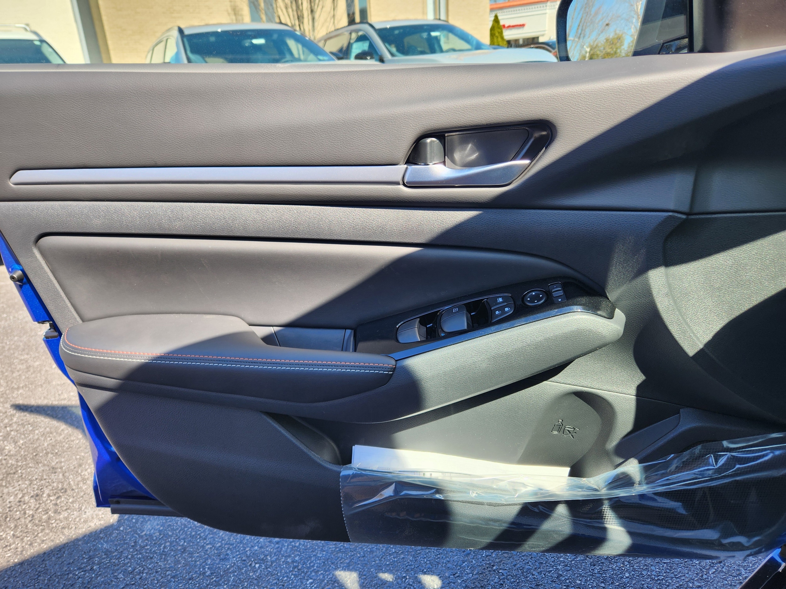2025 Nissan Altima SR photo 5