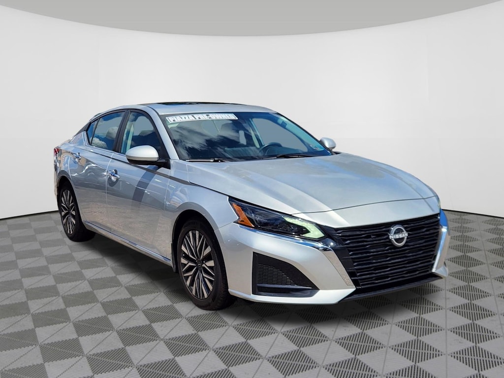 Used 2024 Nissan Altima 2.5 SV Sedan