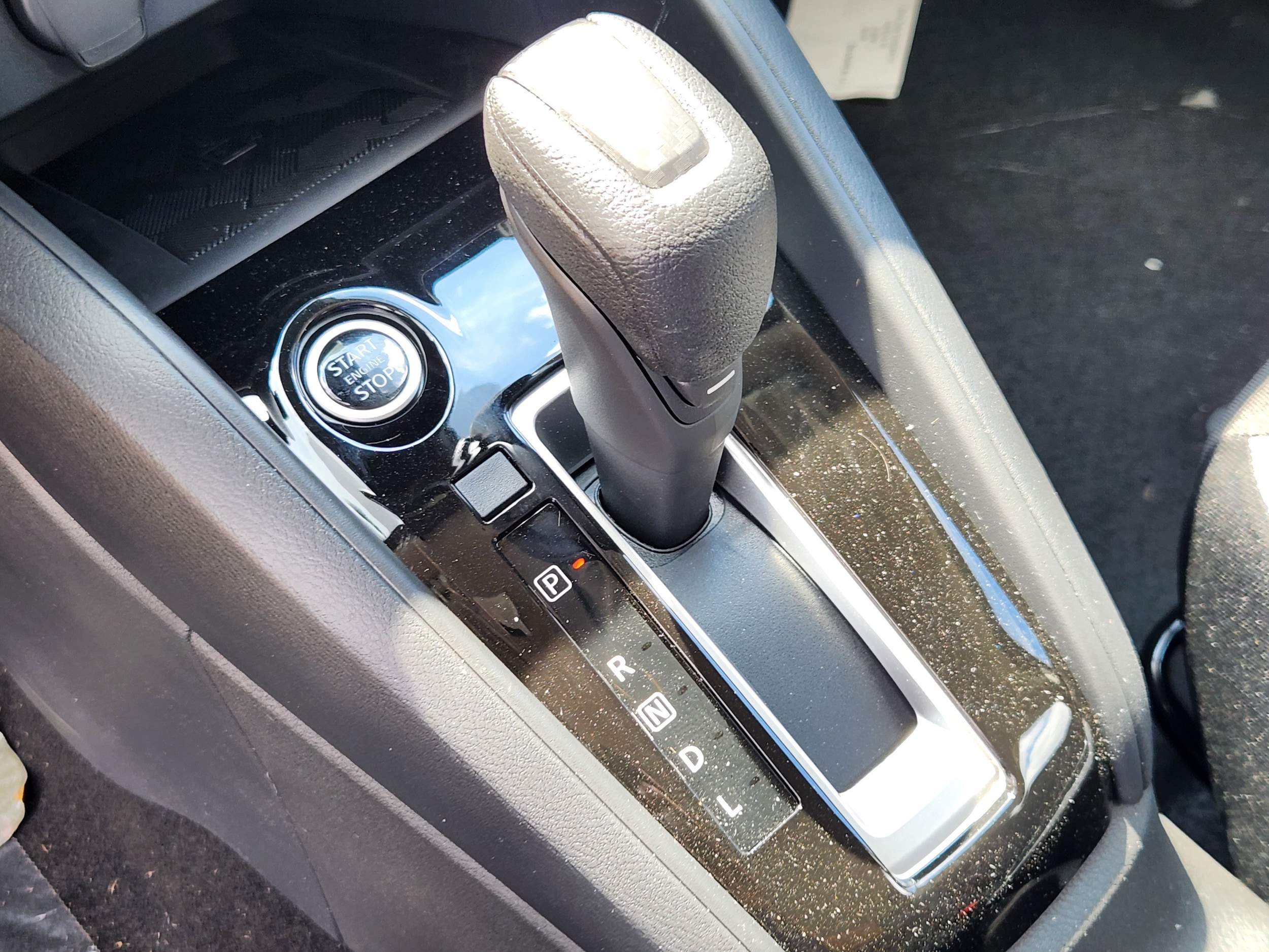 2025 Nissan Versa Sedan SV - Photo 13