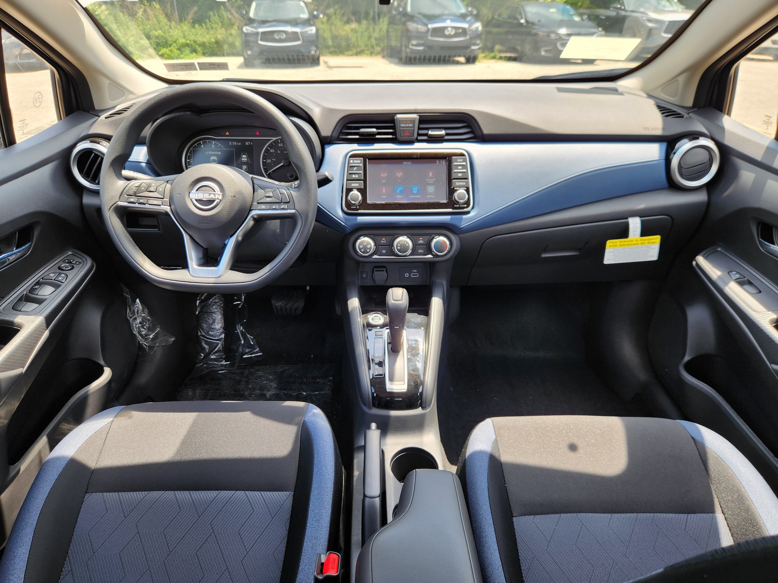 2025 Nissan Versa Sedan SV - Photo 7