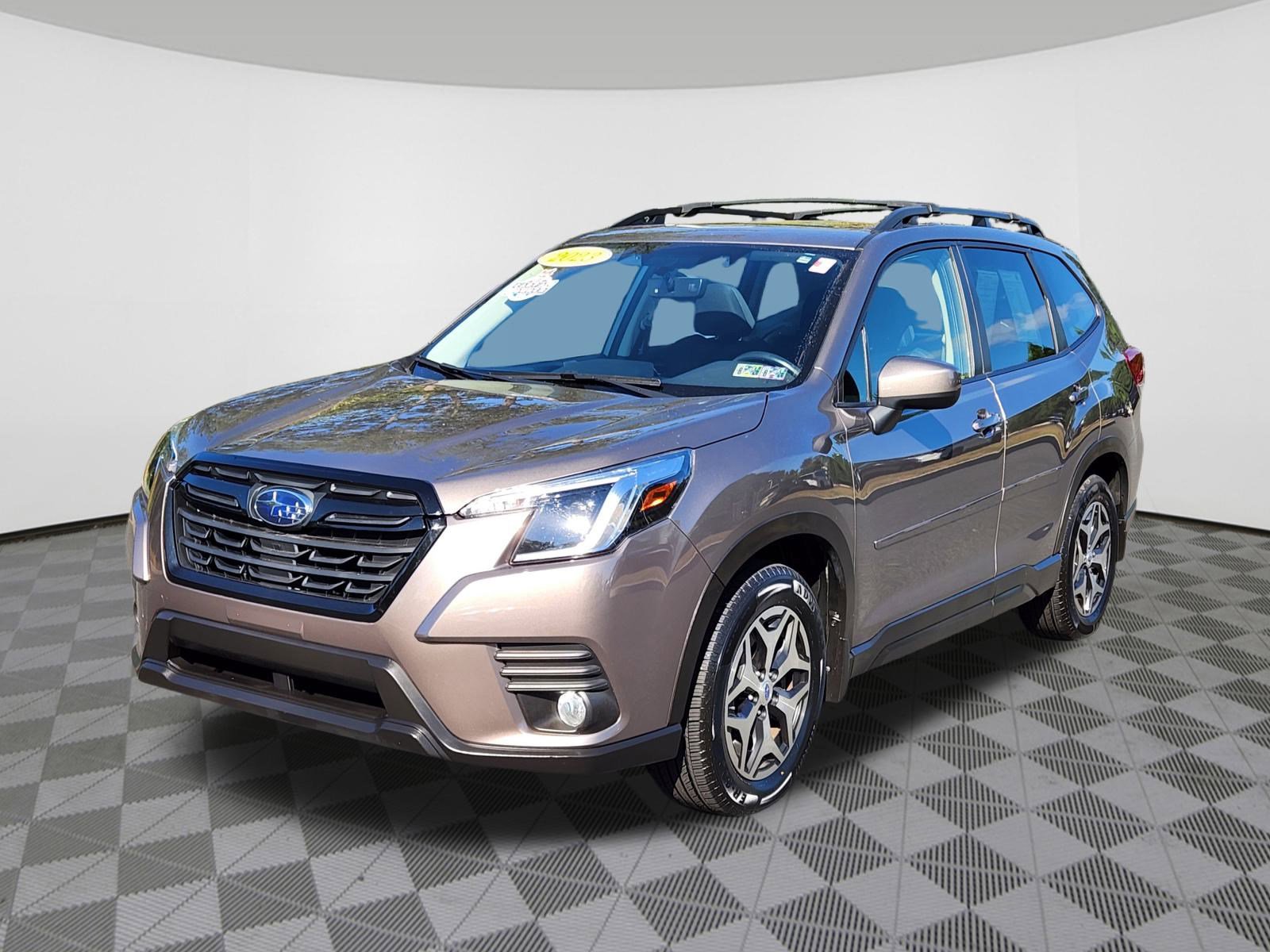 2023 Subaru Forester Premium photo 2