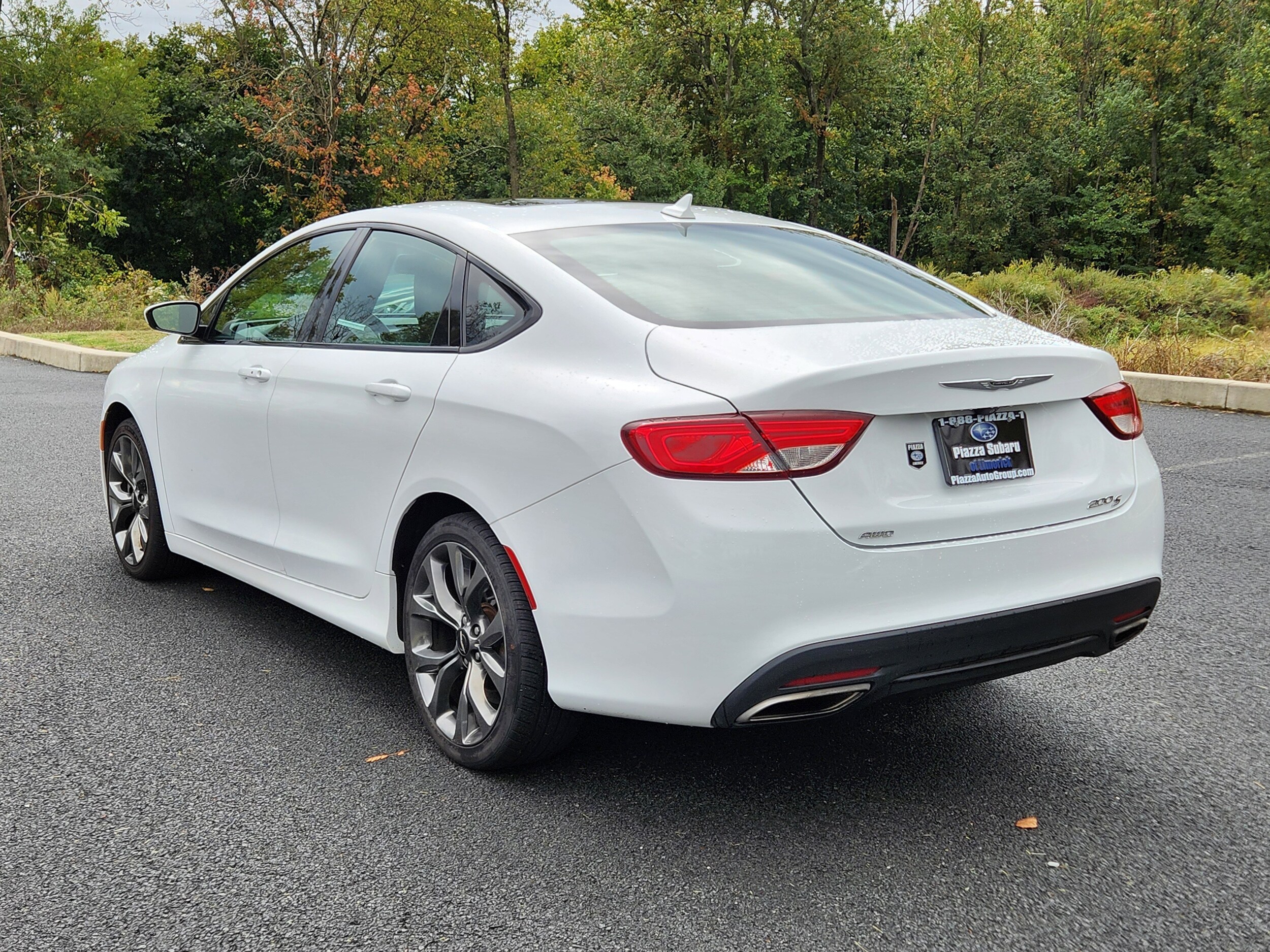 2015 Chrysler 200 S photo 3