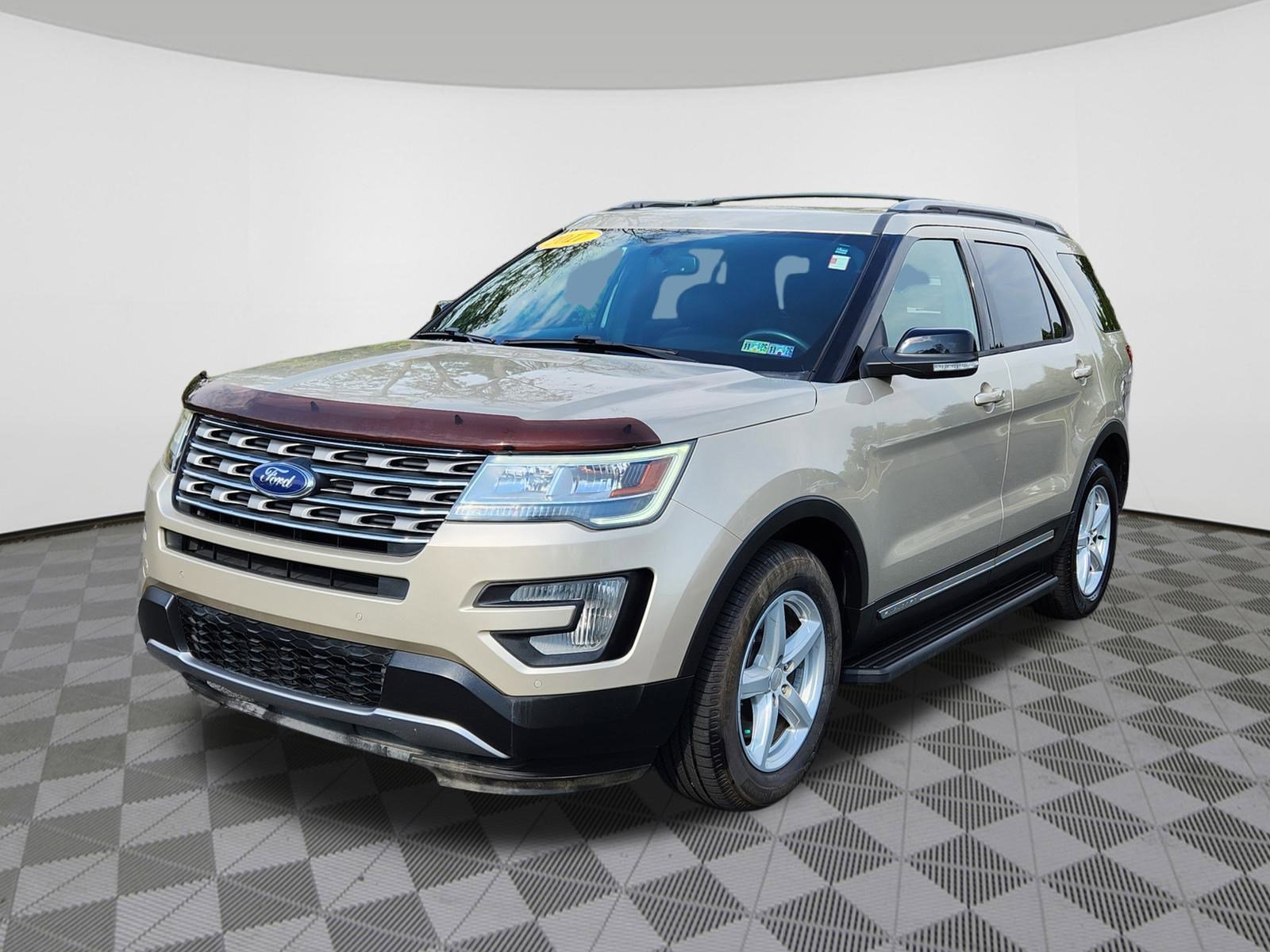 2017 Ford Explorer XLT photo 2