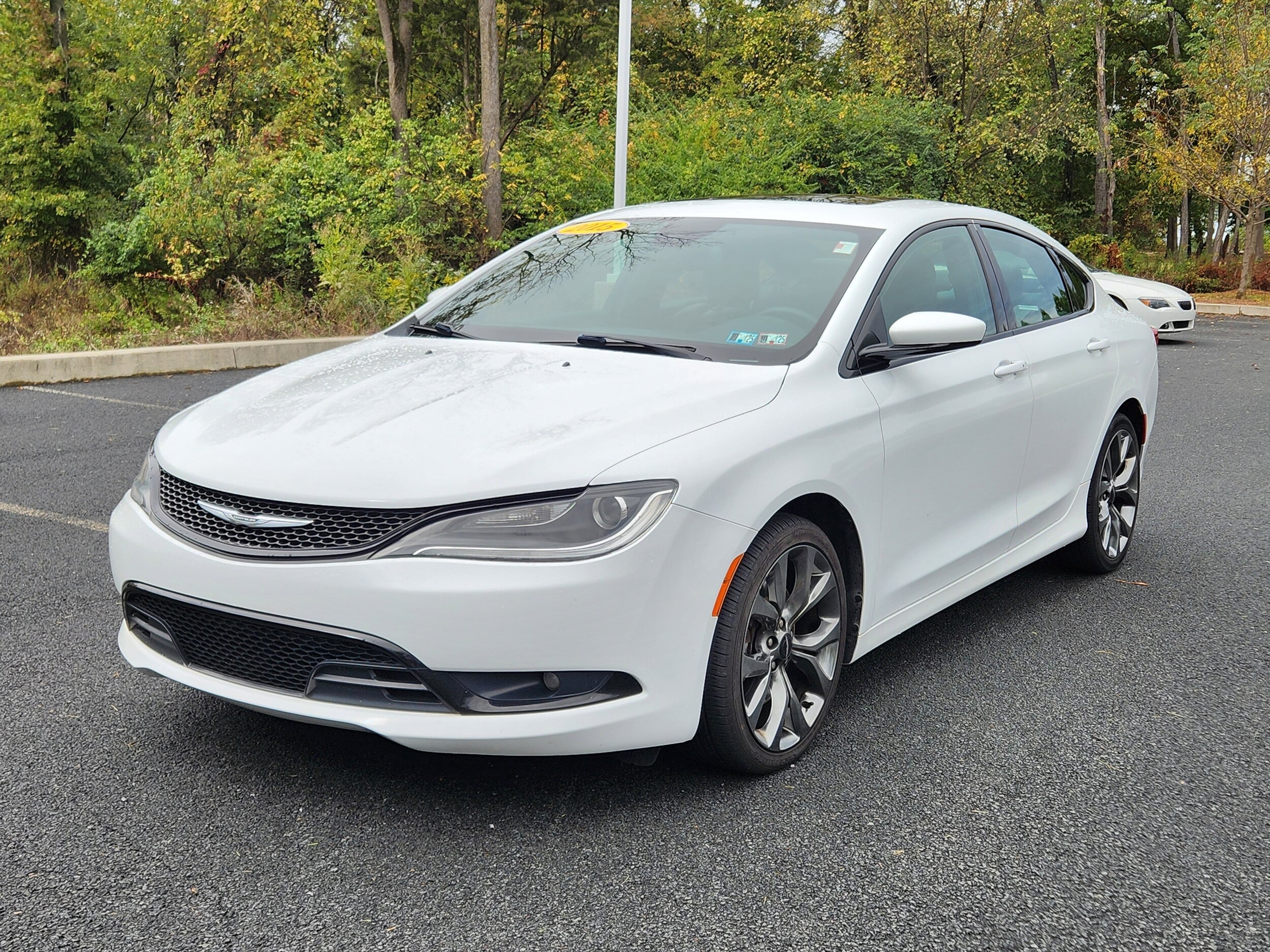 2015 Chrysler 200 S photo 2